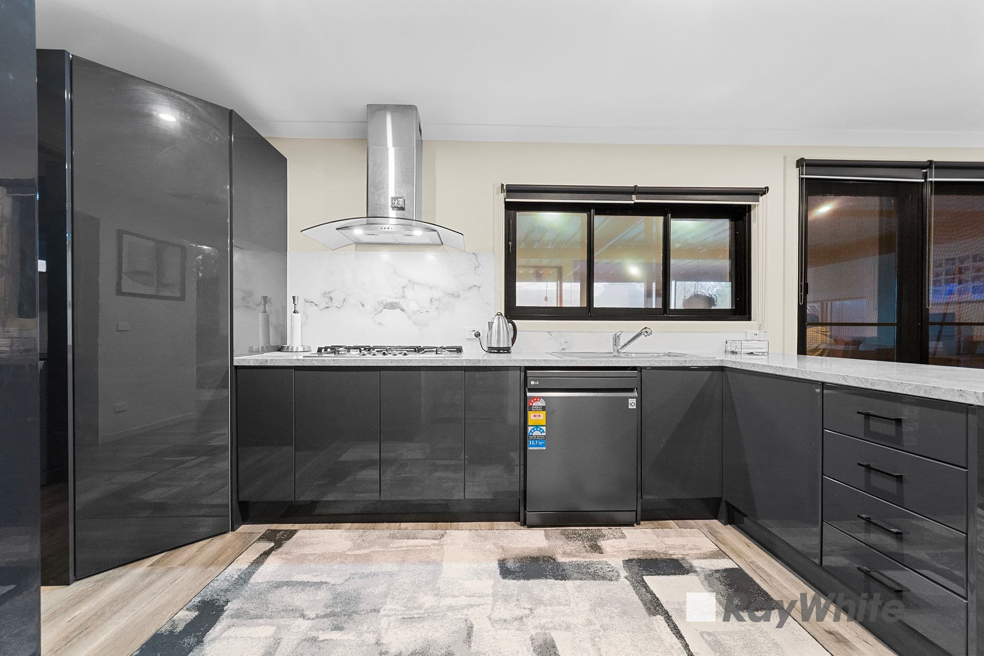 21 Meadow Wood Walk , Narre Warren VIC 3805, Narre Warren - Thumbnail 4