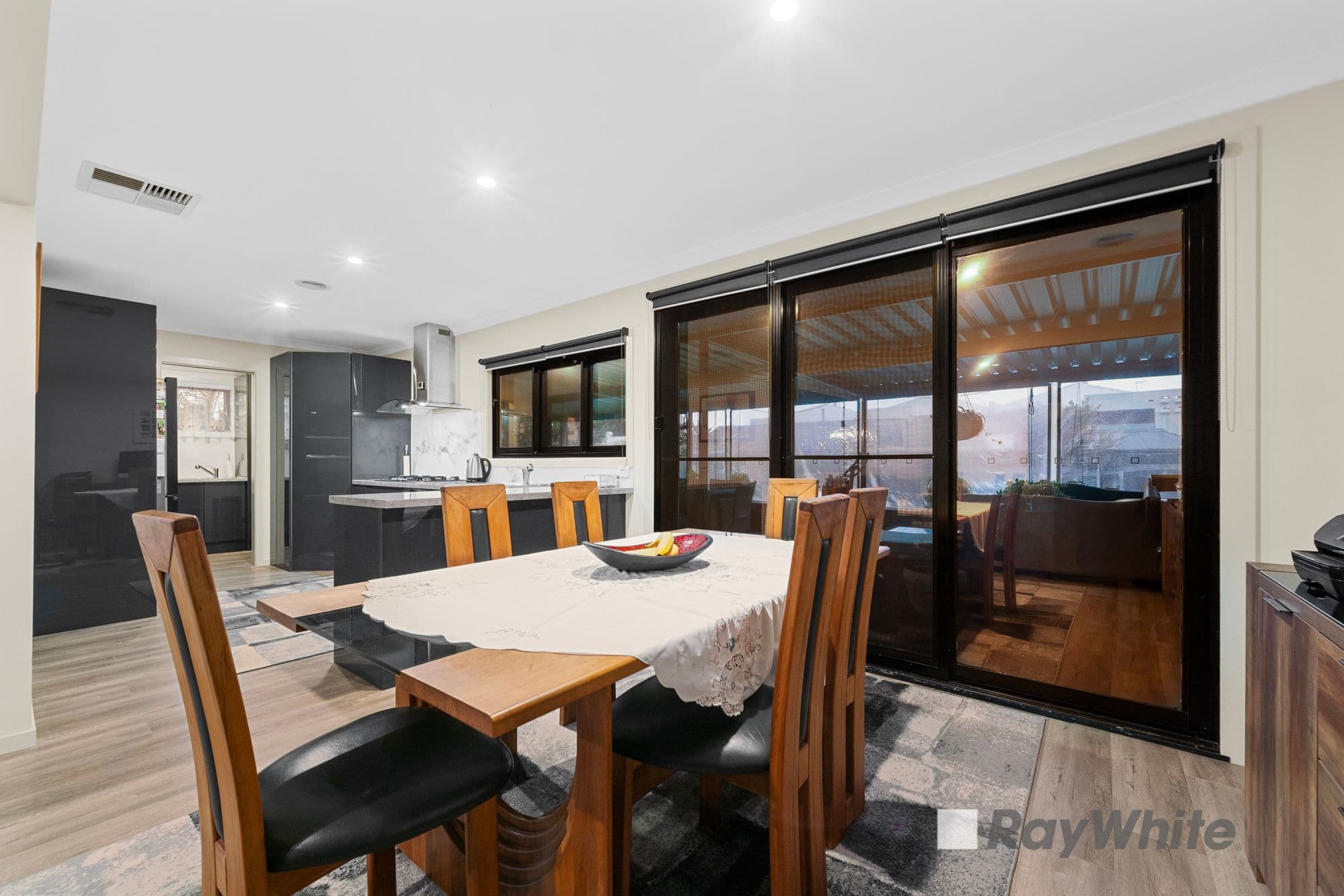 21 Meadow Wood Walk , Narre Warren VIC 3805, Narre Warren - Thumbnail 7