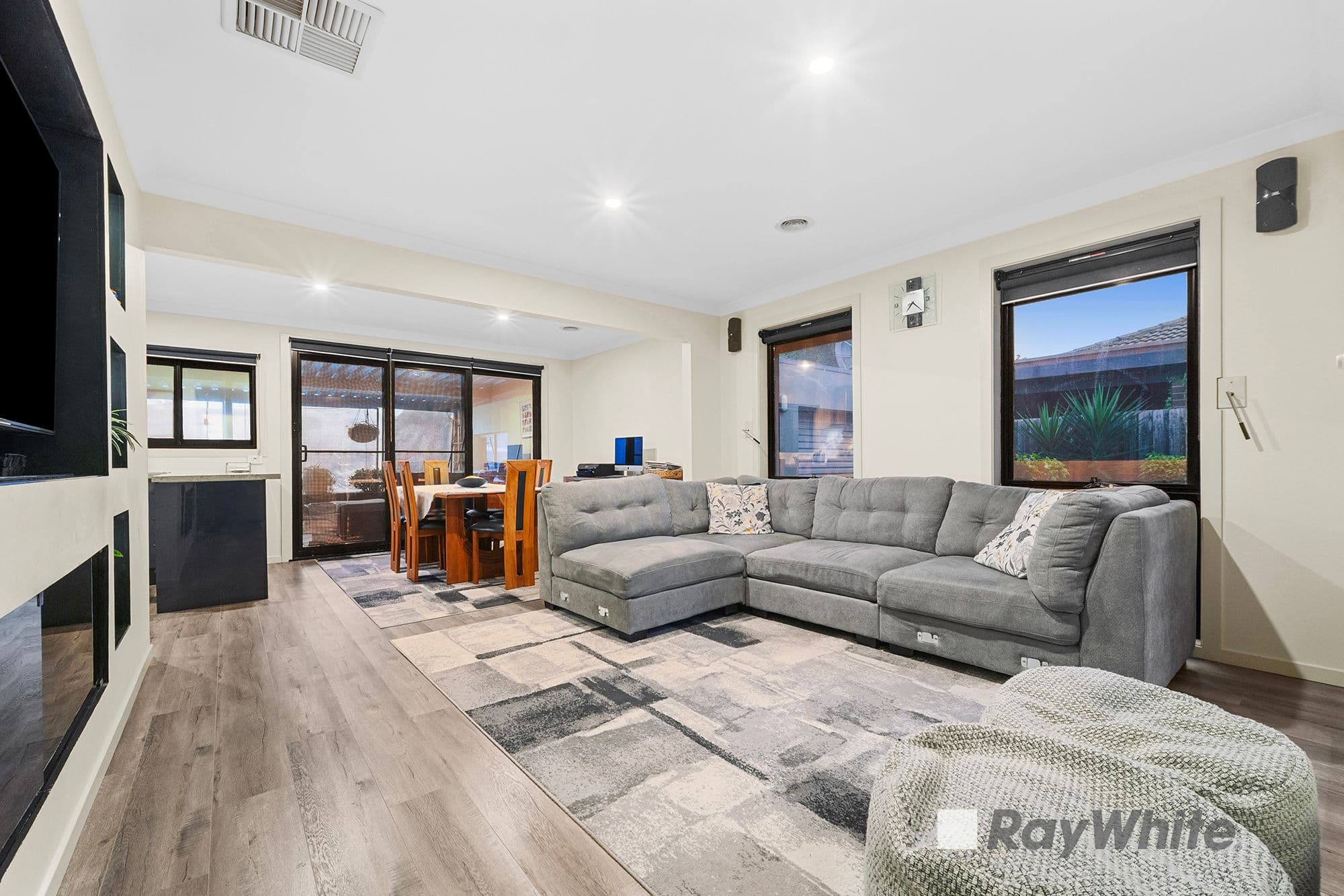 21 Meadow Wood Walk , Narre Warren VIC 3805, Narre Warren - Thumbnail 8