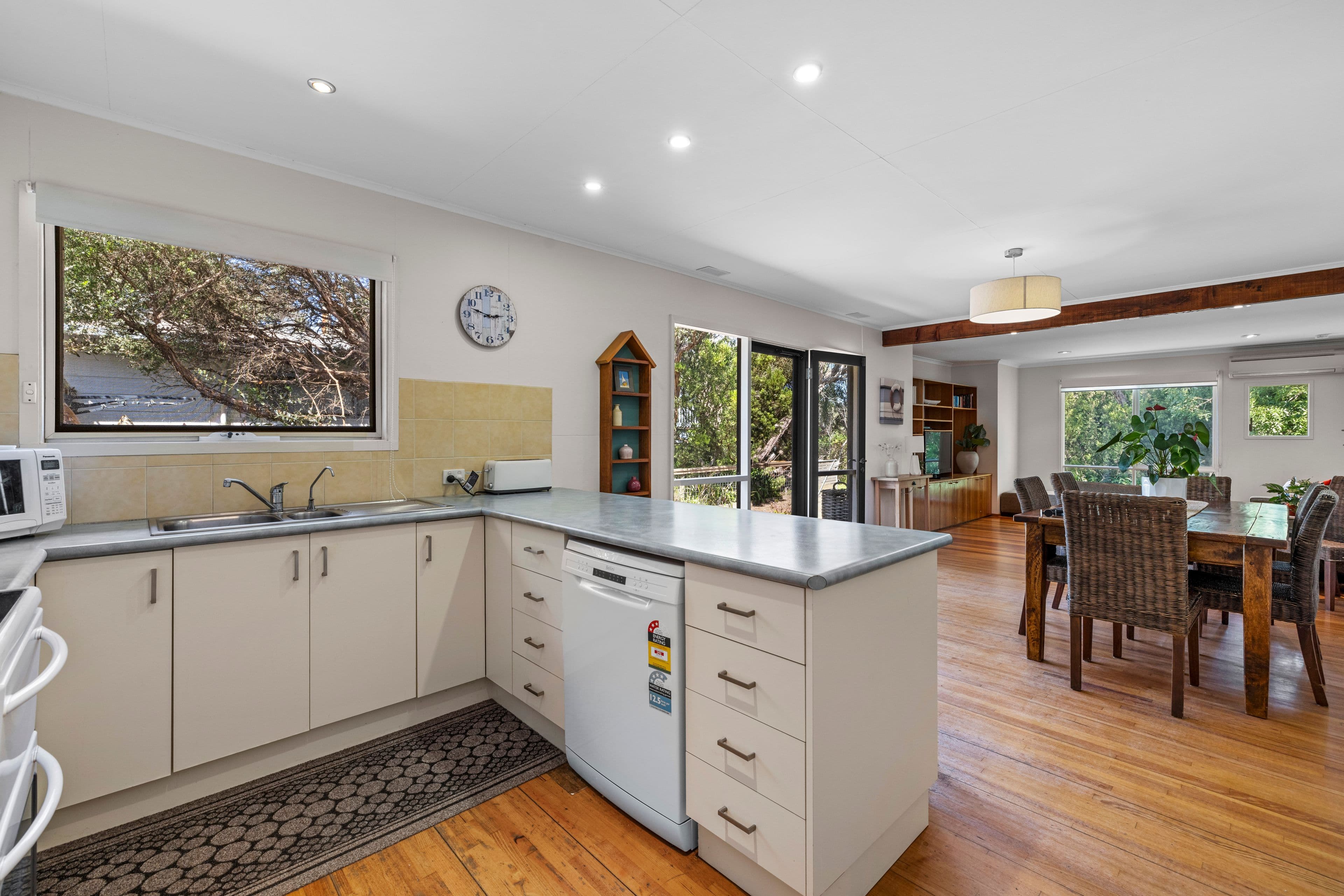 126 Surf Parade , Inverloch VIC 3996, Inverloch - Thumbnail 4