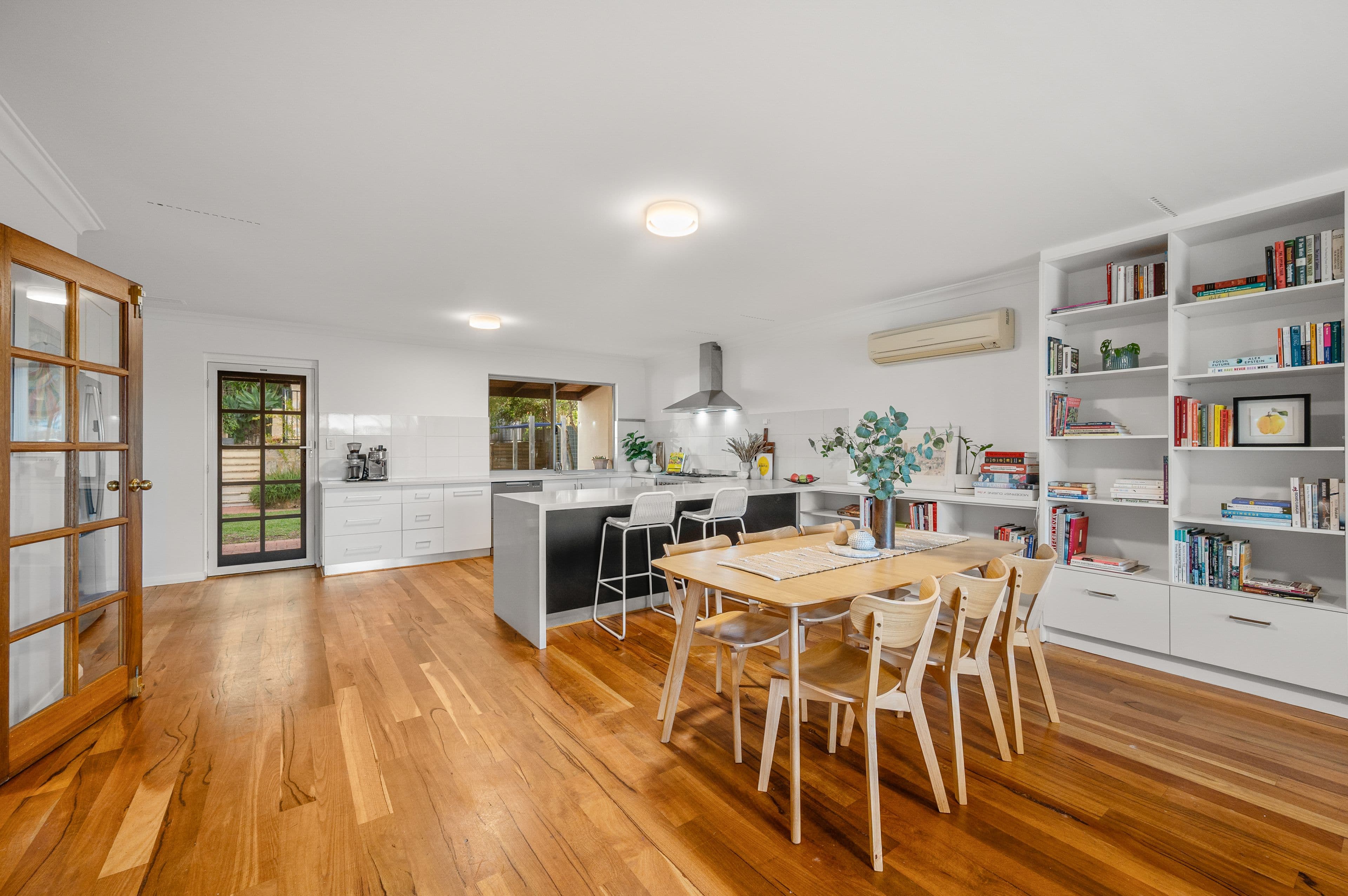 23 Claygate Road, Hamilton Hill - Thumbnail 6