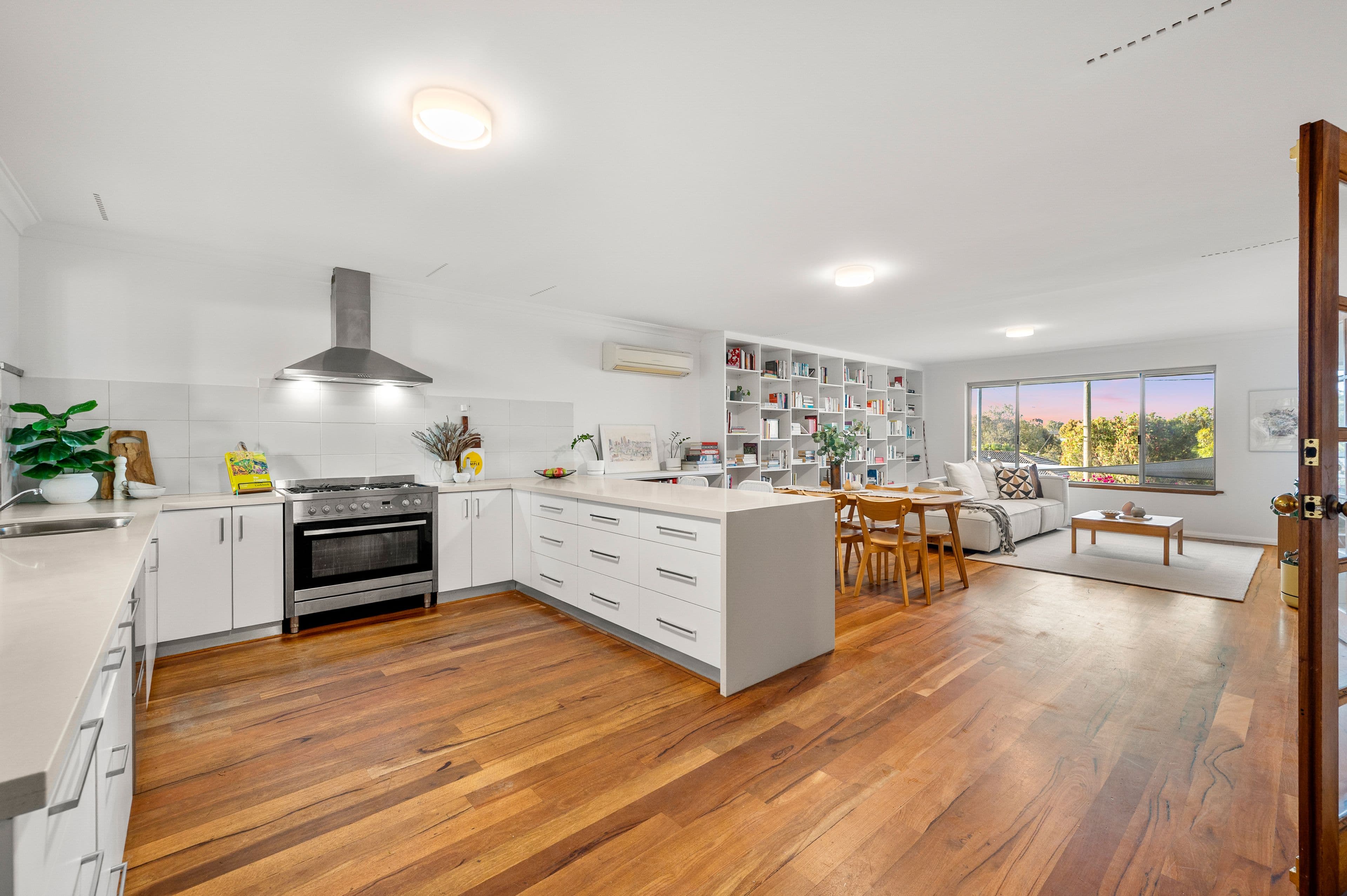 23 Claygate Road, Hamilton Hill - Thumbnail 8