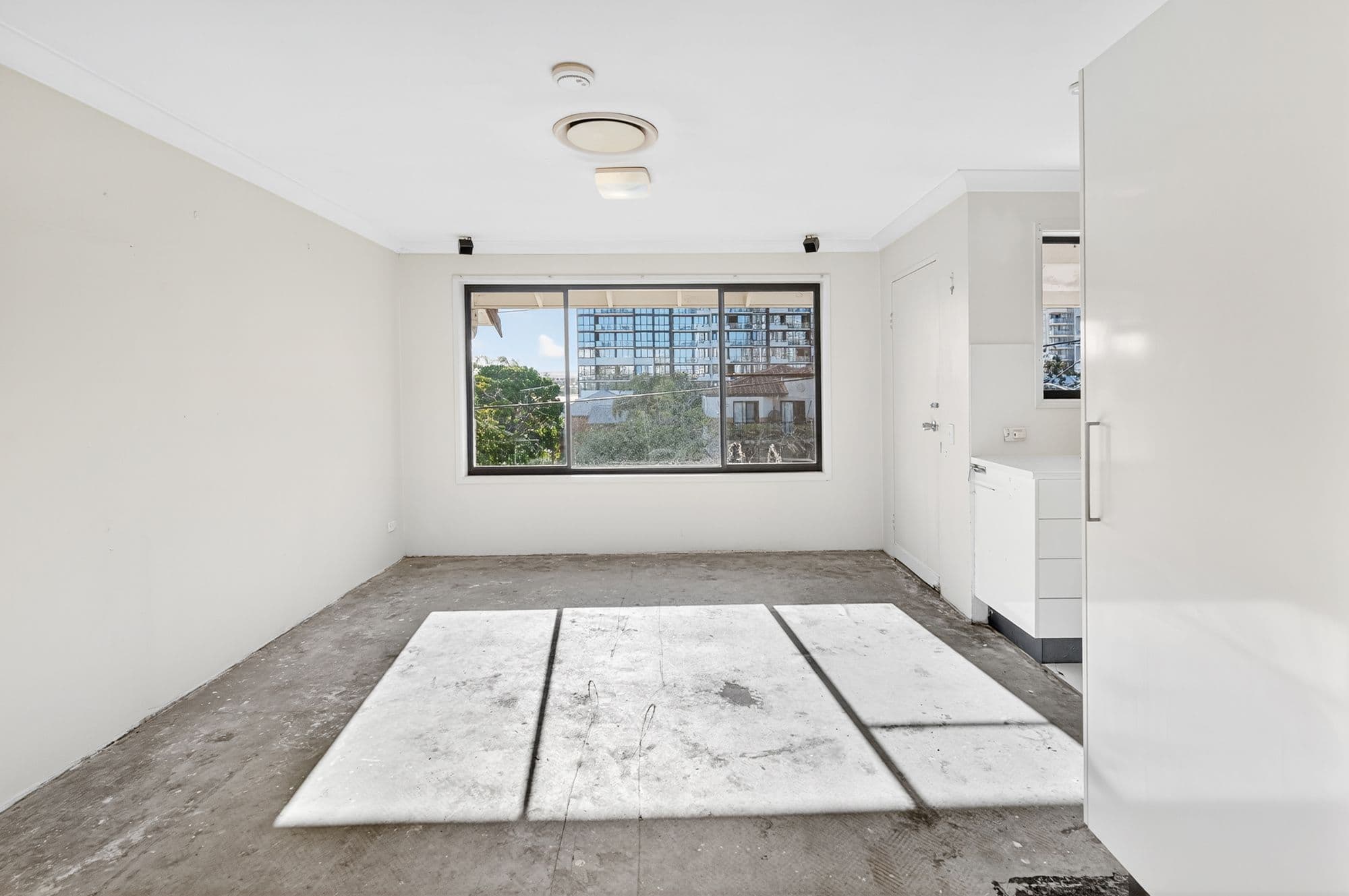 1 Waverley Street , Southport QLD 4215, Southport - Thumbnail 3