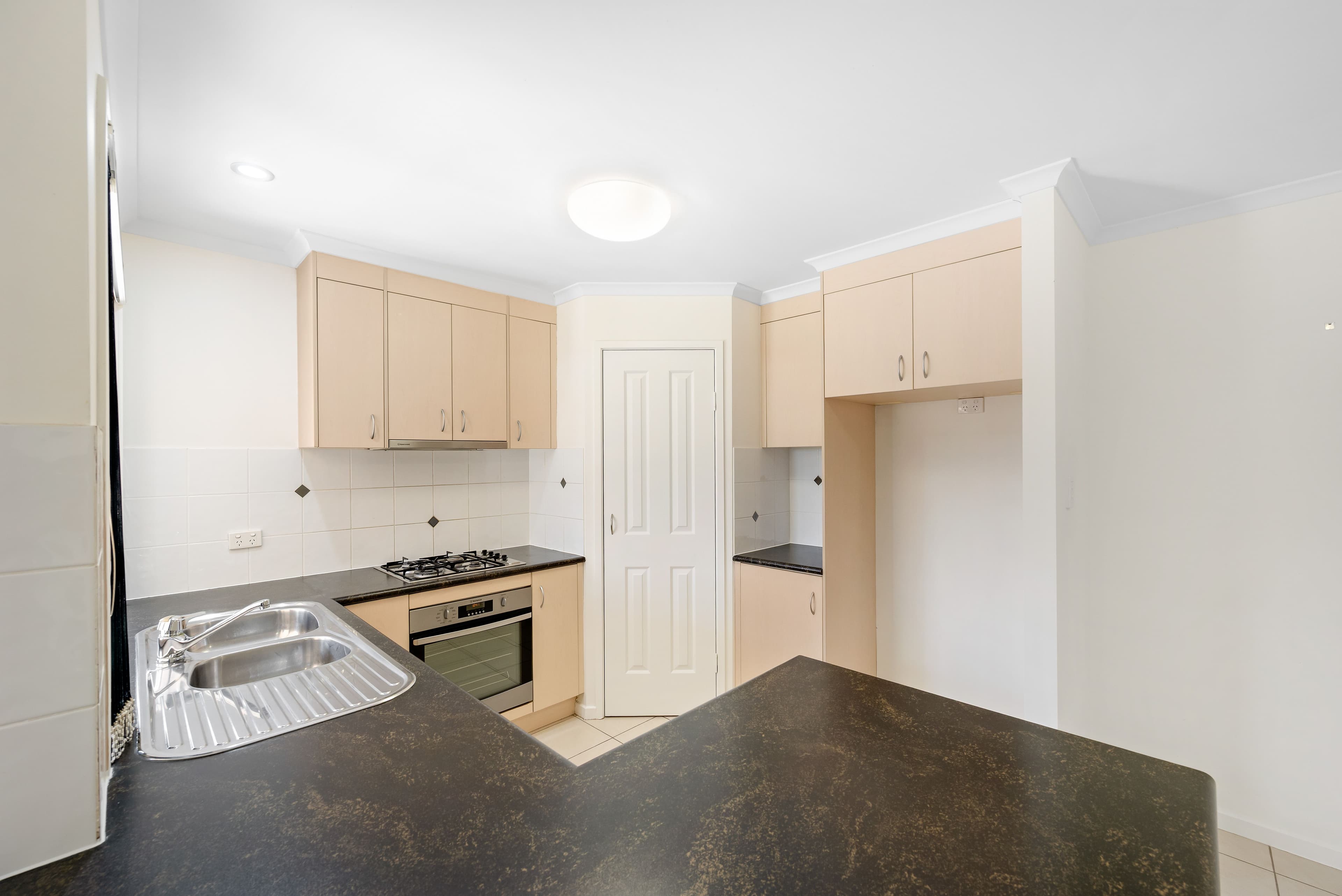 12 Skyline Drive , New Auckland QLD 4680, New Auckland - Thumbnail 4