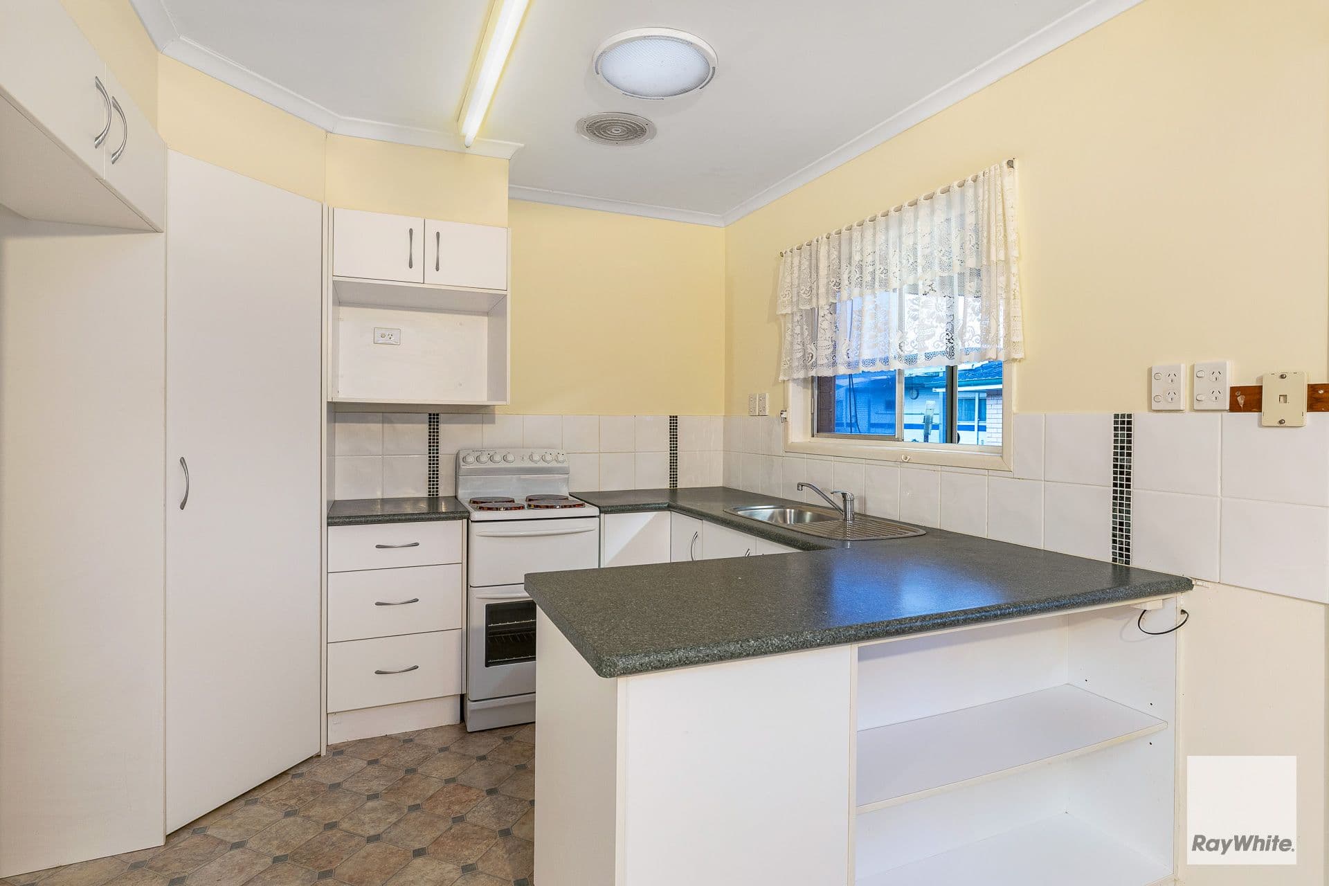 7 Lisa Street , Redland Bay QLD 4165, Redland Bay - Thumbnail 3