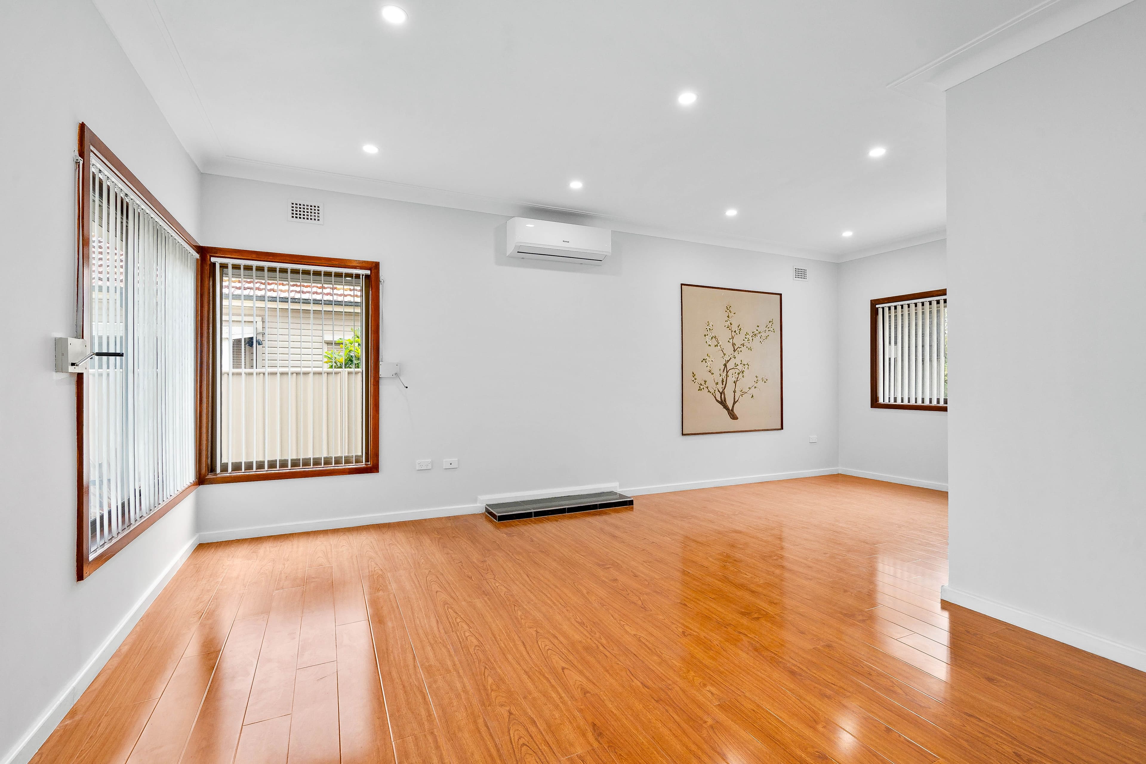17 Cockburn Crescent , Fairfield East NSW 2165, Fairfield East - Thumbnail 3
