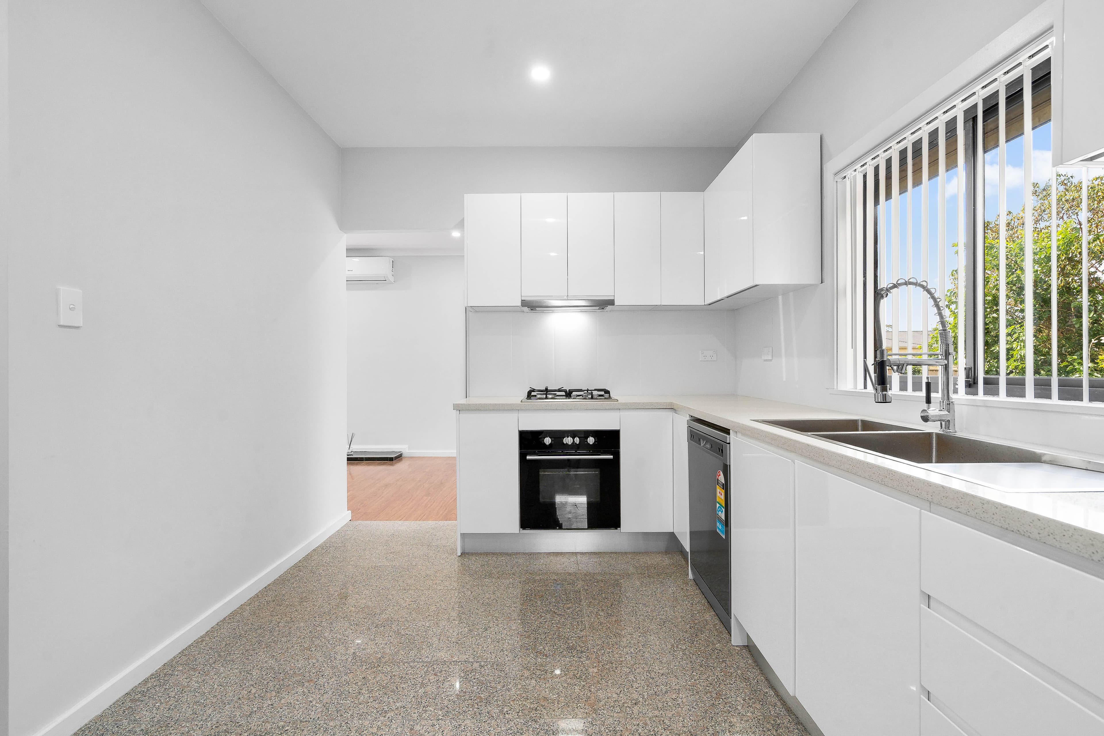 17 Cockburn Crescent , Fairfield East NSW 2165, Fairfield East - Thumbnail 5
