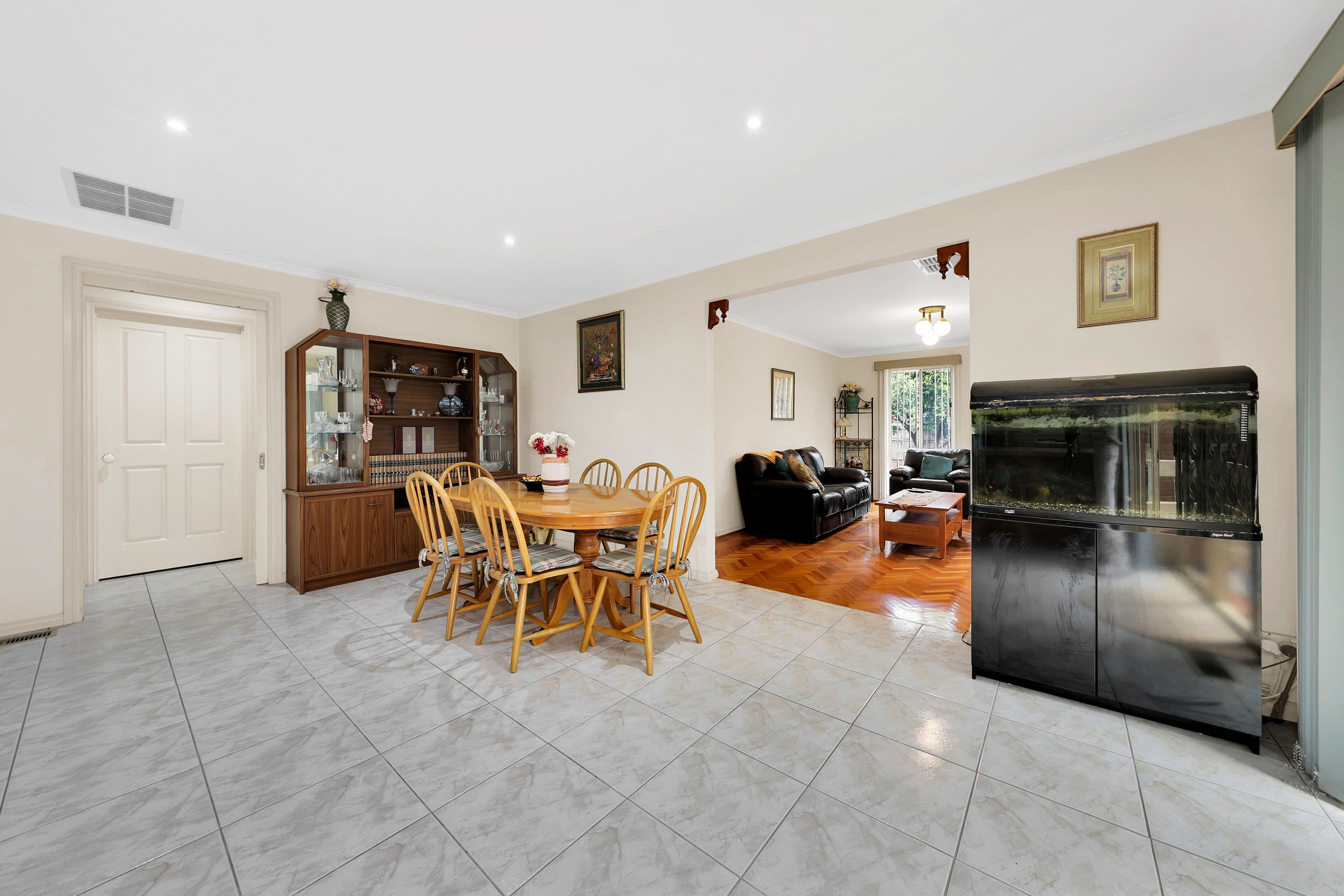 10 Buick Crescent , Mill Park VIC 3082, Mill Park - Thumbnail 5