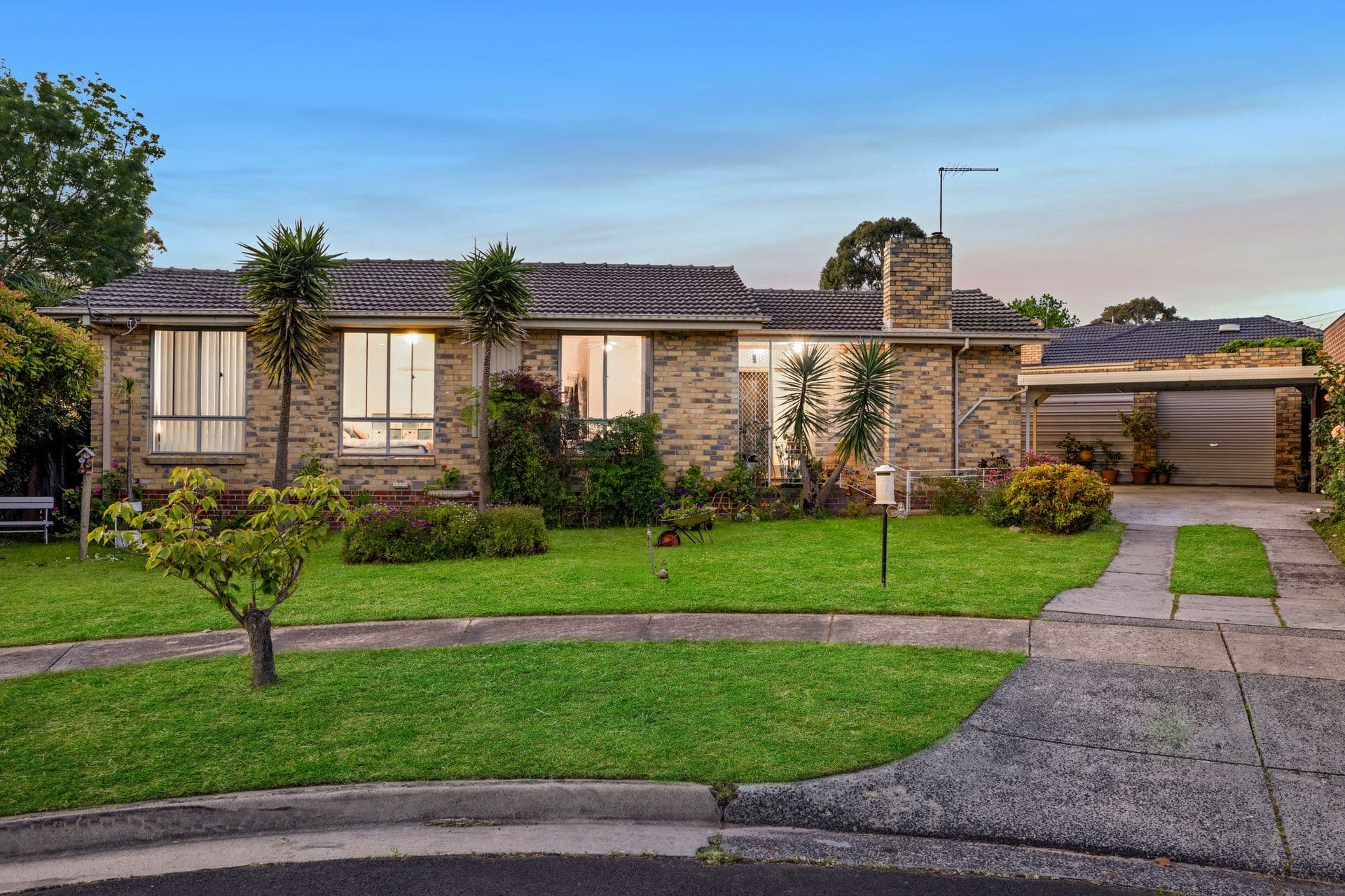 37 Damon Road , Mount Waverley VIC 3149, Mount Waverley - Image 1