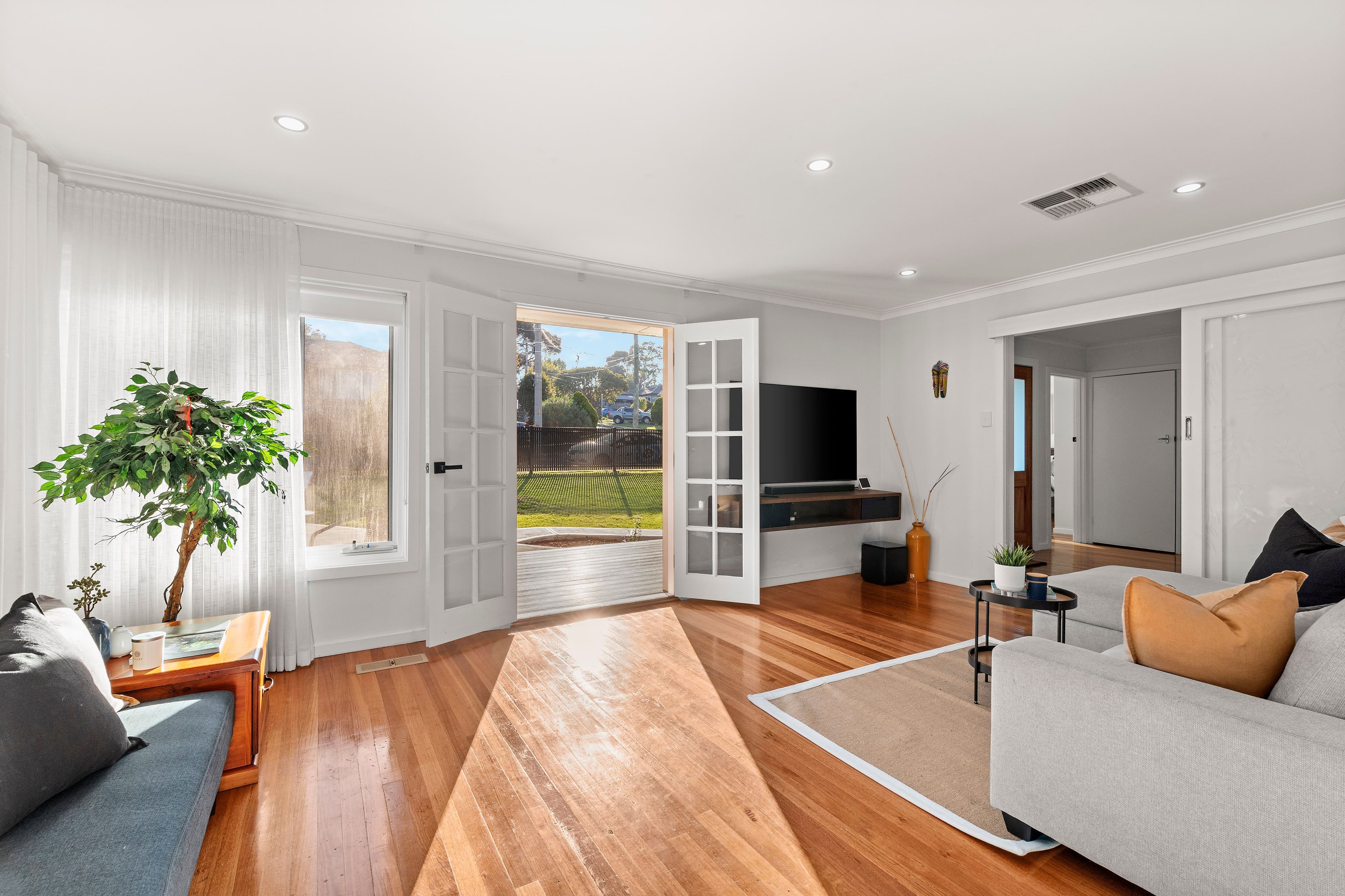 14 Frensham Road, Macleod - Thumbnail 2