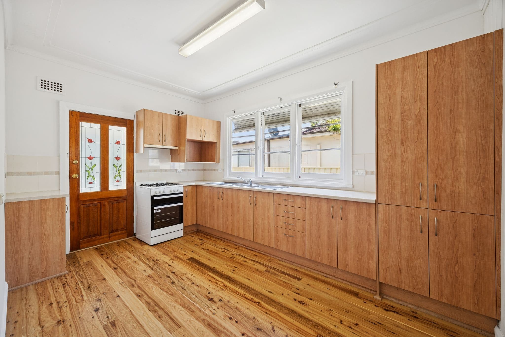195 Victoria Road, Punchbowl - Thumbnail 2