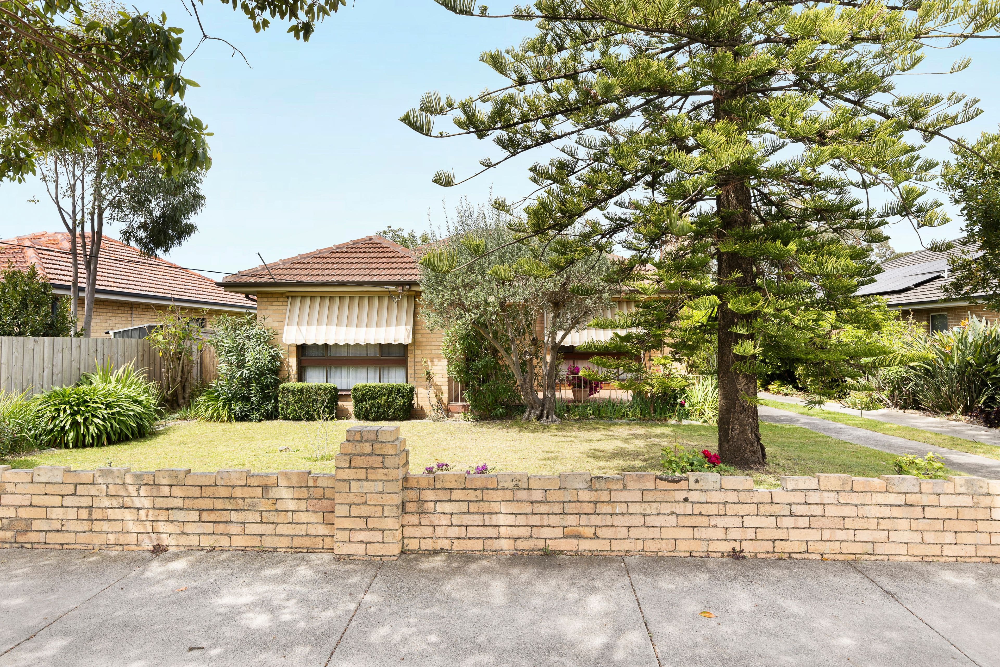 49 Hobbs Crescent , Reservoir VIC 3073, Reservoir - Thumbnail 2