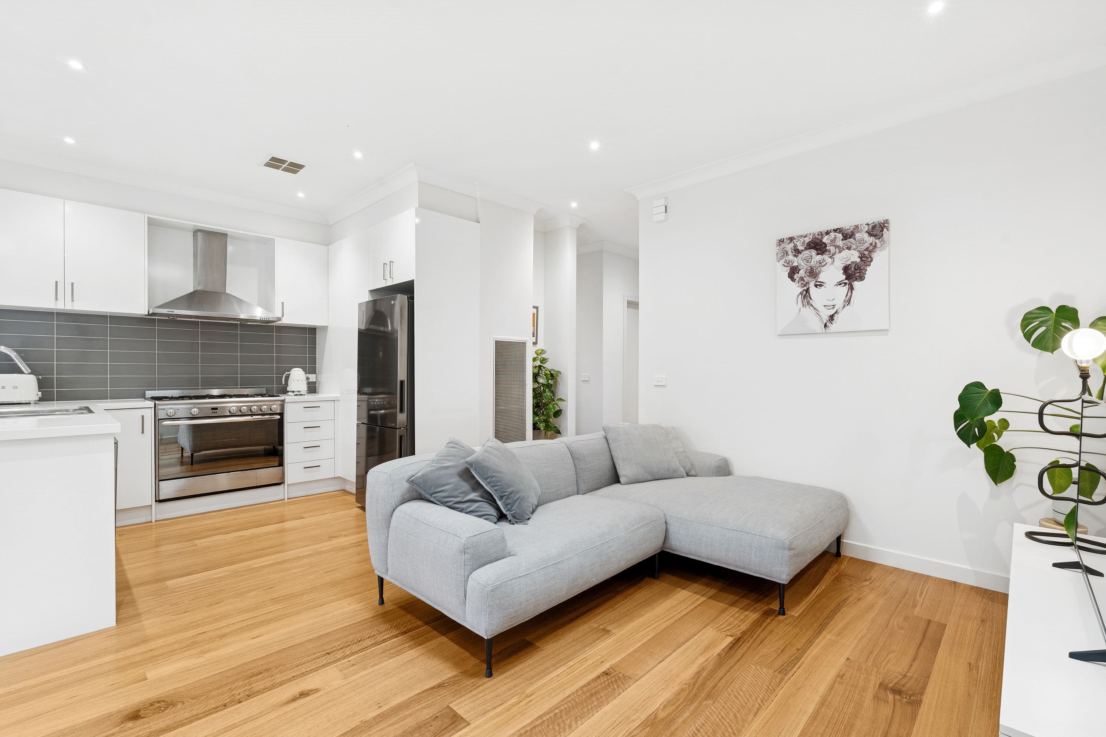 47 Barton Street , Reservoir VIC 3073, Reservoir - Thumbnail 4