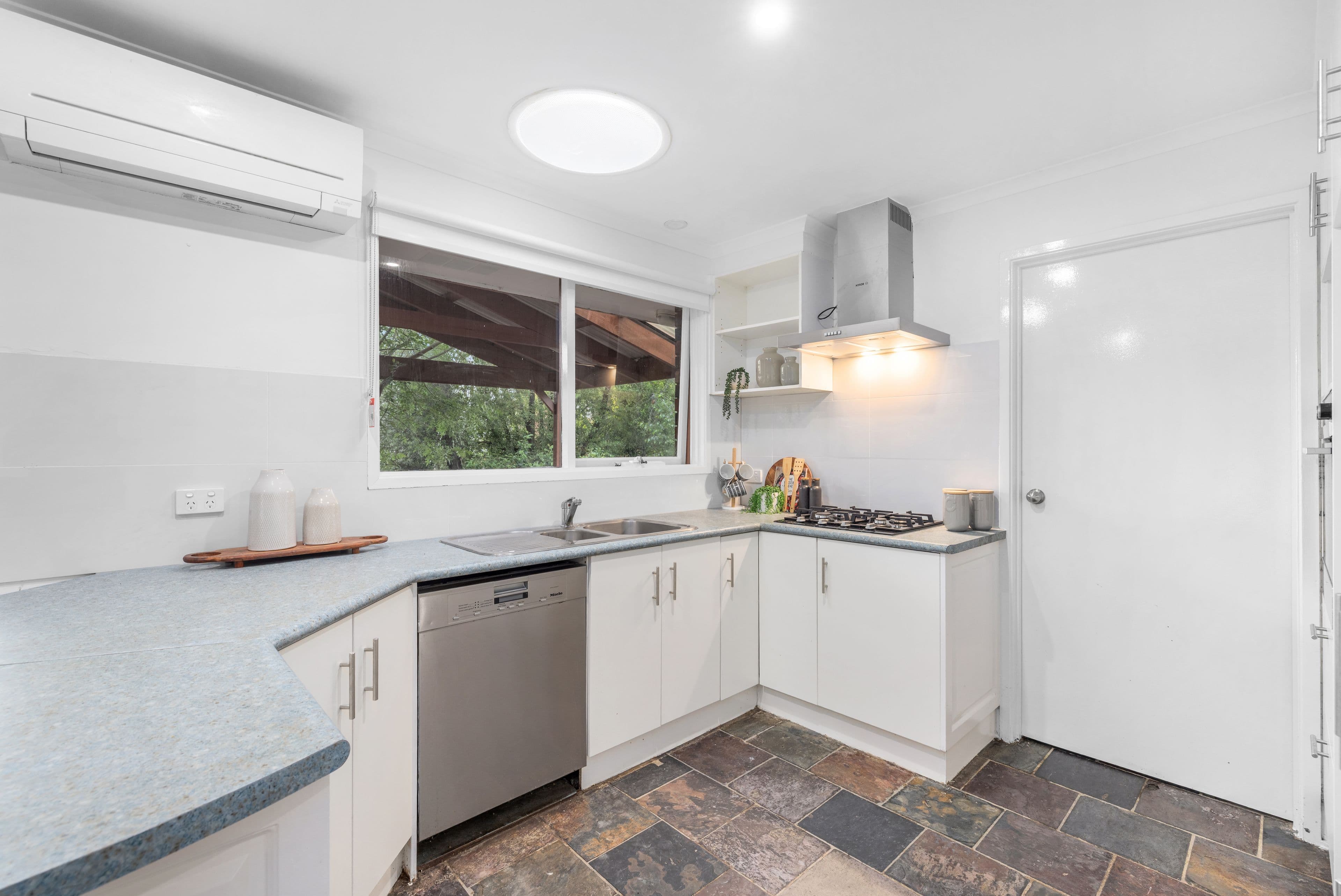 15 Helpmann Street , Wantirna South VIC 3152, Wantirna South - Thumbnail 4