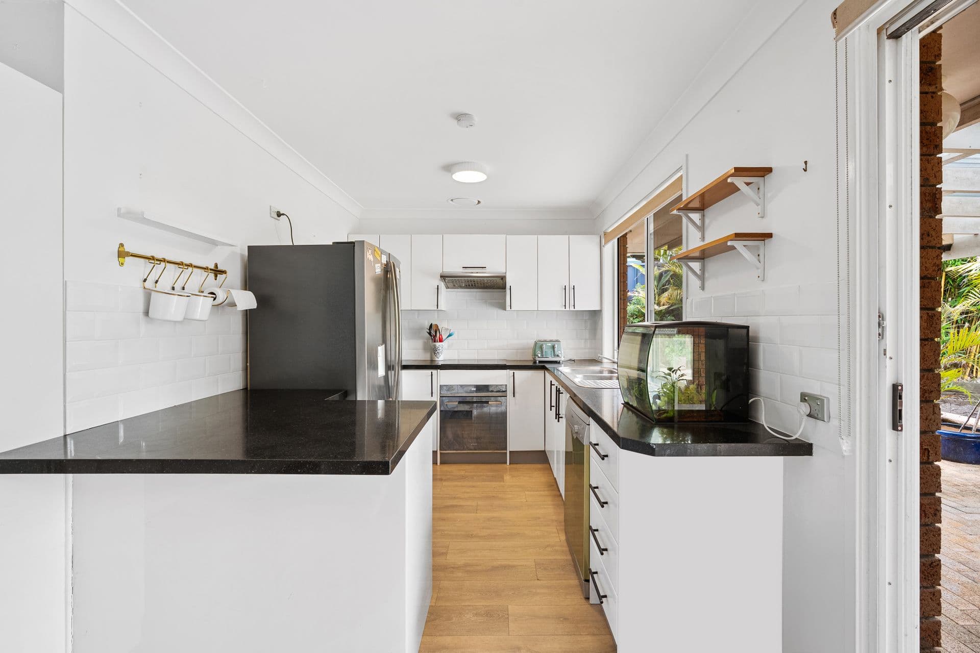 3 Bottlebrush Drive, Glenning Valley - Thumbnail 2