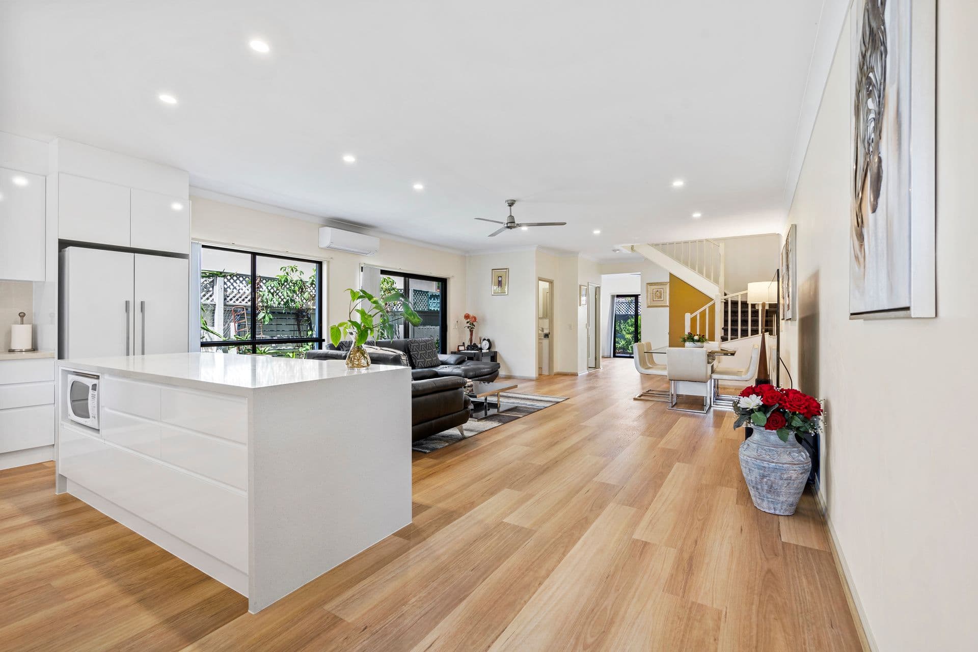 6 Crombie Avenue , Surfers Paradise QLD 4217, Surfers Paradise - Thumbnail 4