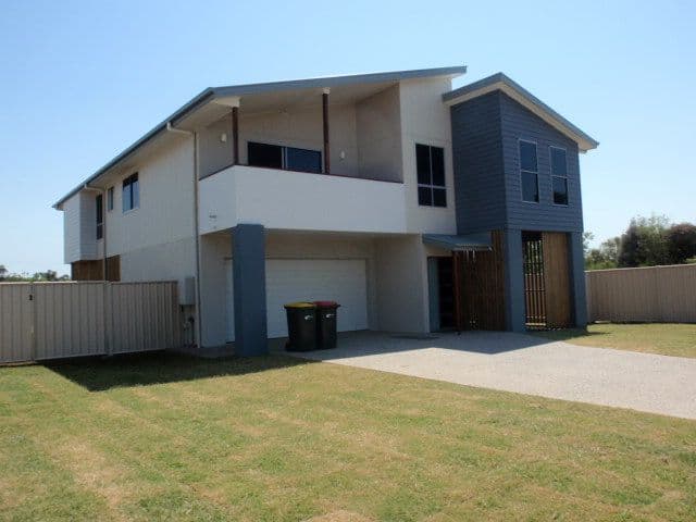 17 Ivers Place, Emerald - Image 1