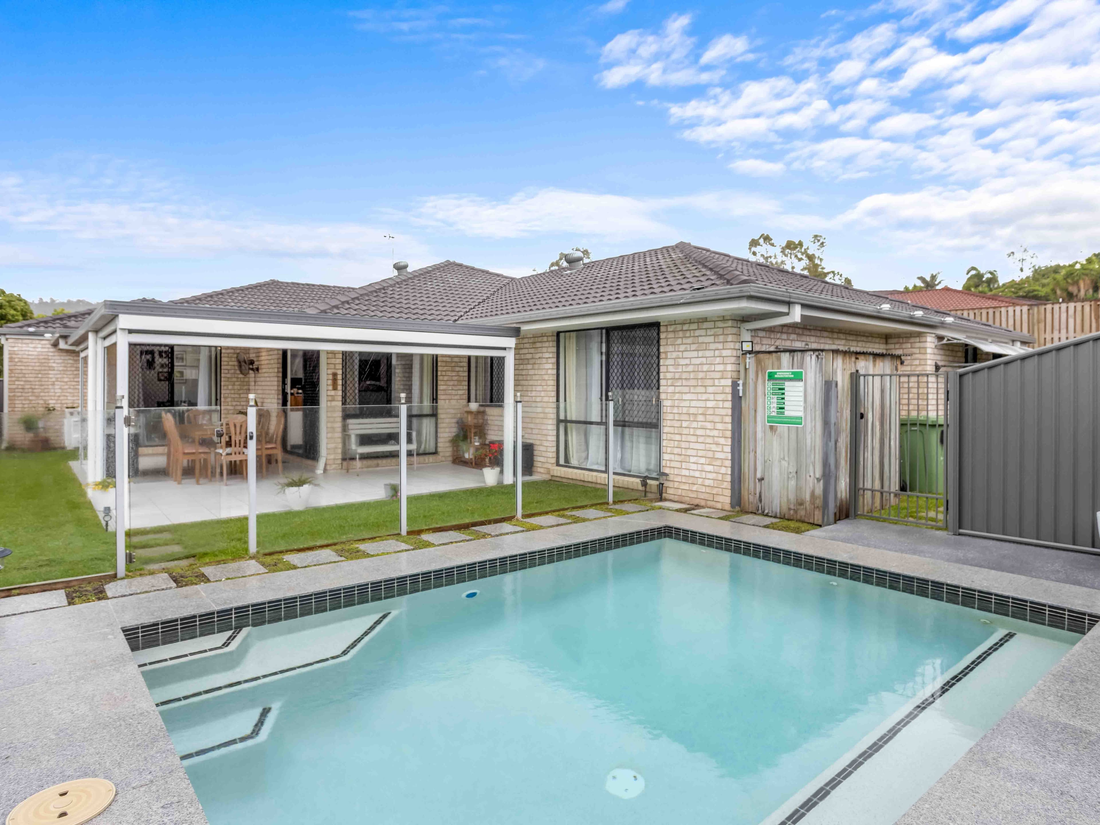 260 Universal Street , Oxenford QLD 4210, Oxenford - Thumbnail 2