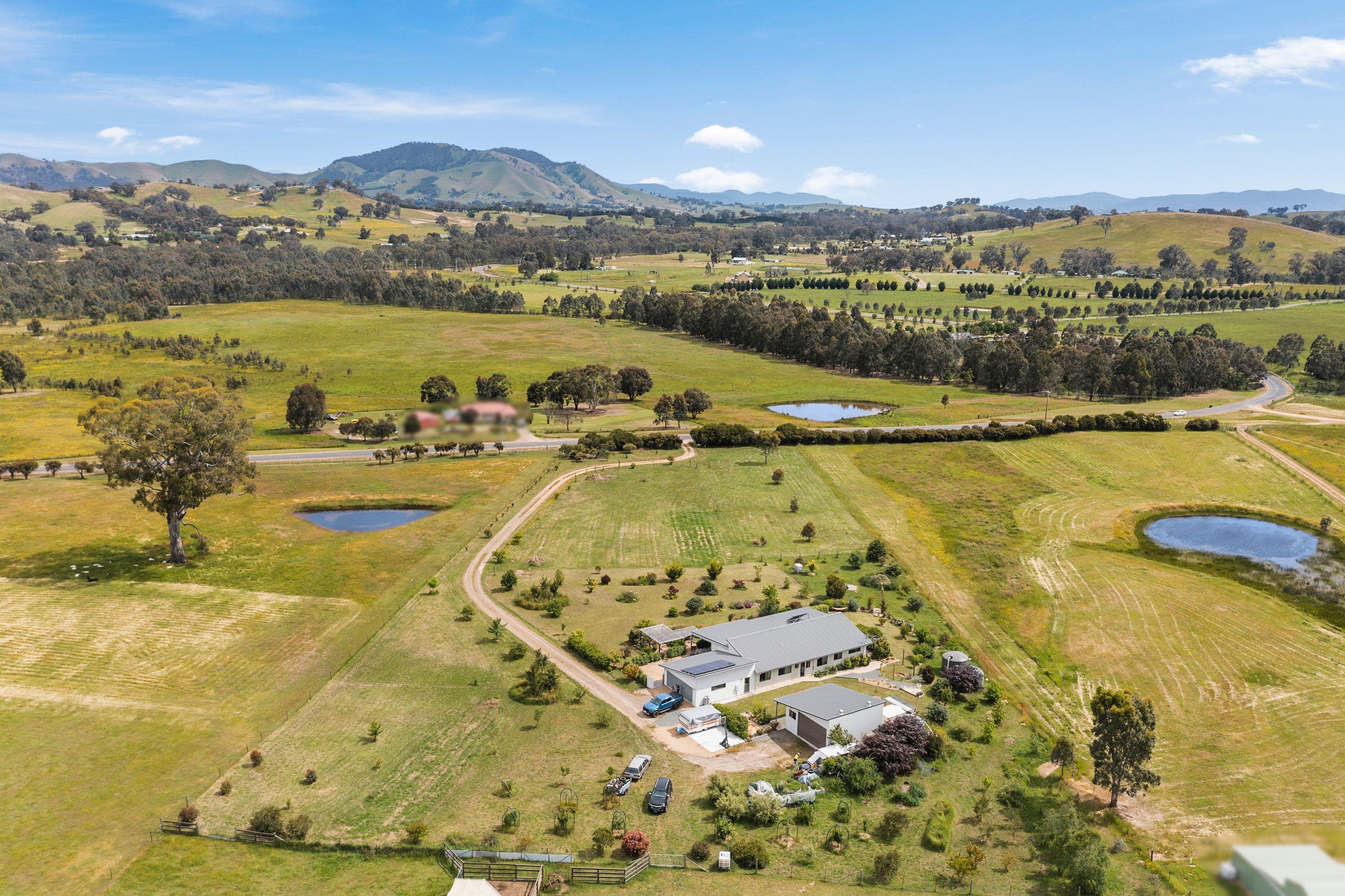 945 Howes Creek Road , Mansfield VIC 3722, Mansfield - Thumbnail 2