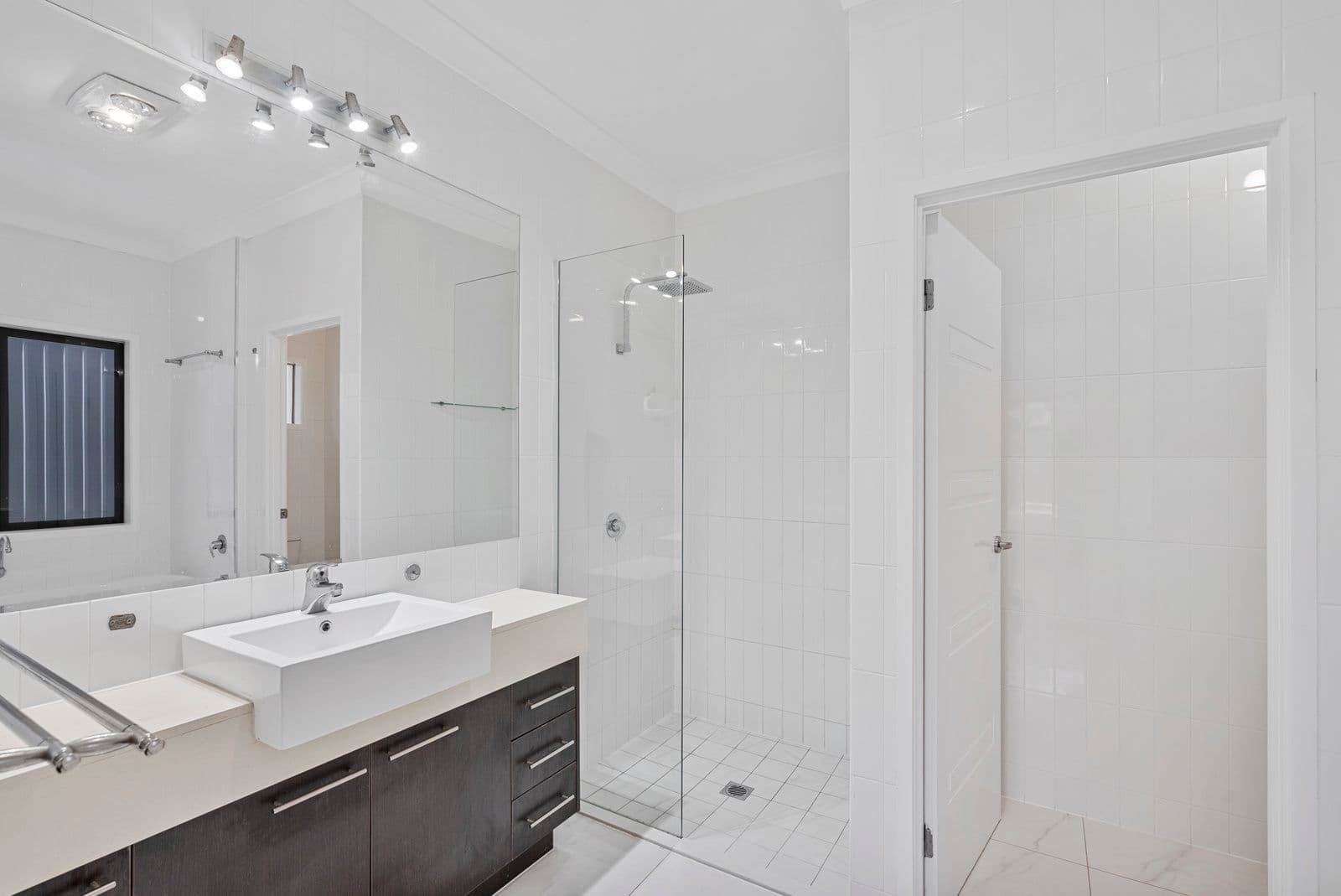 1 Oceanblue Rise , Upper Coomera QLD 4209, Upper Coomera - Thumbnail 8