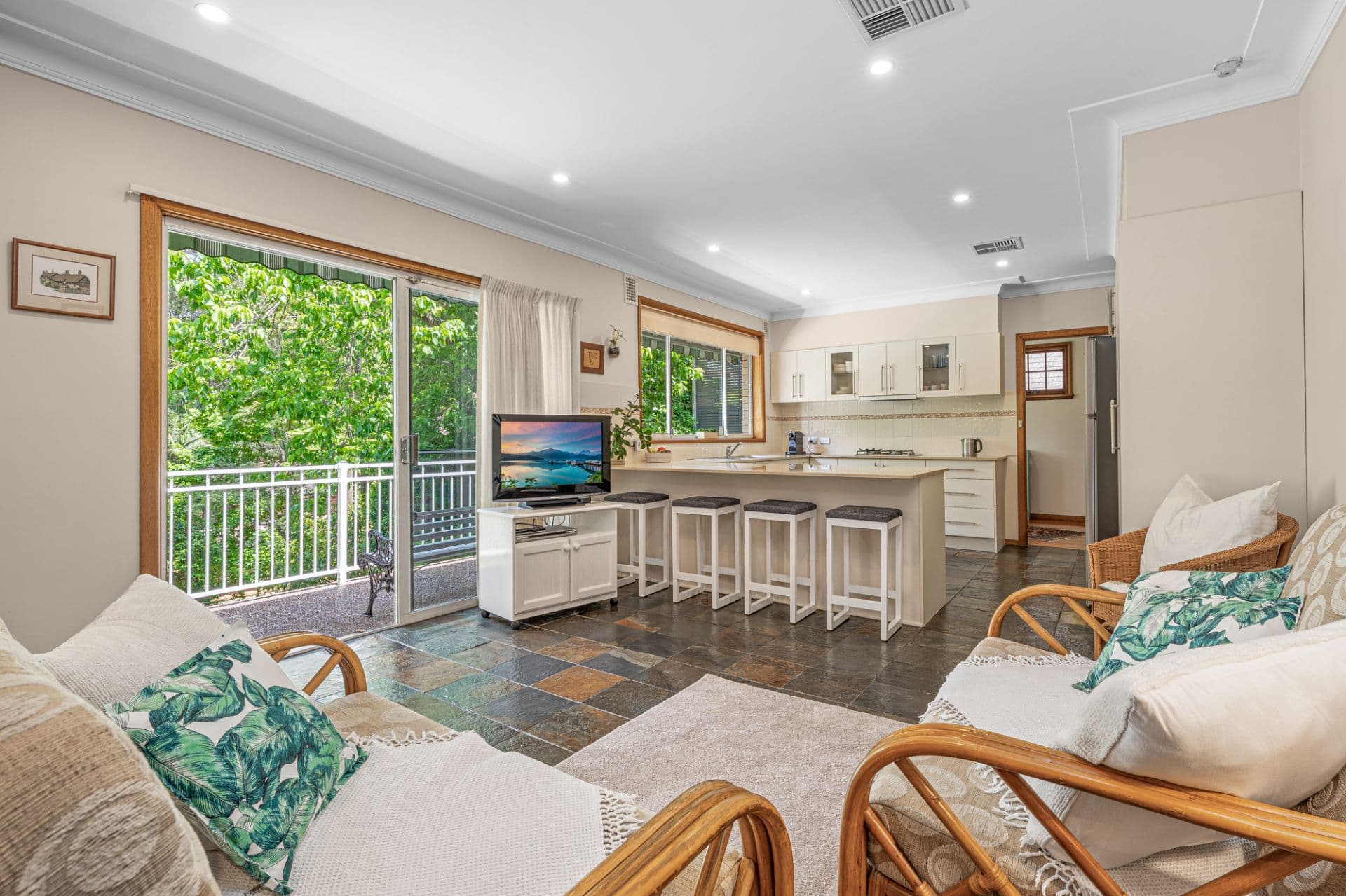 15 Blackwood Close, Beecroft - Thumbnail 4