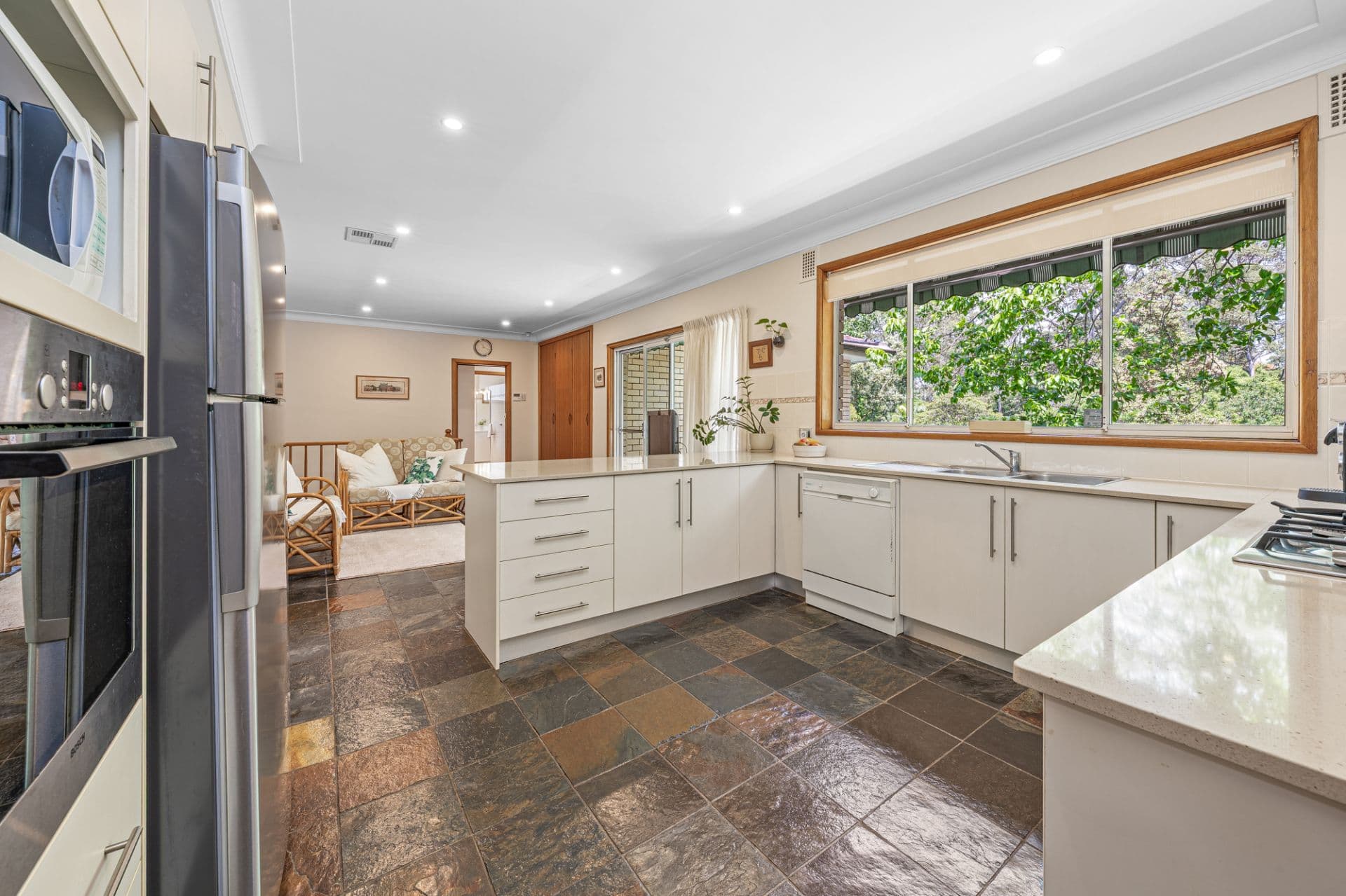 15 Blackwood Close, Beecroft - Thumbnail 5