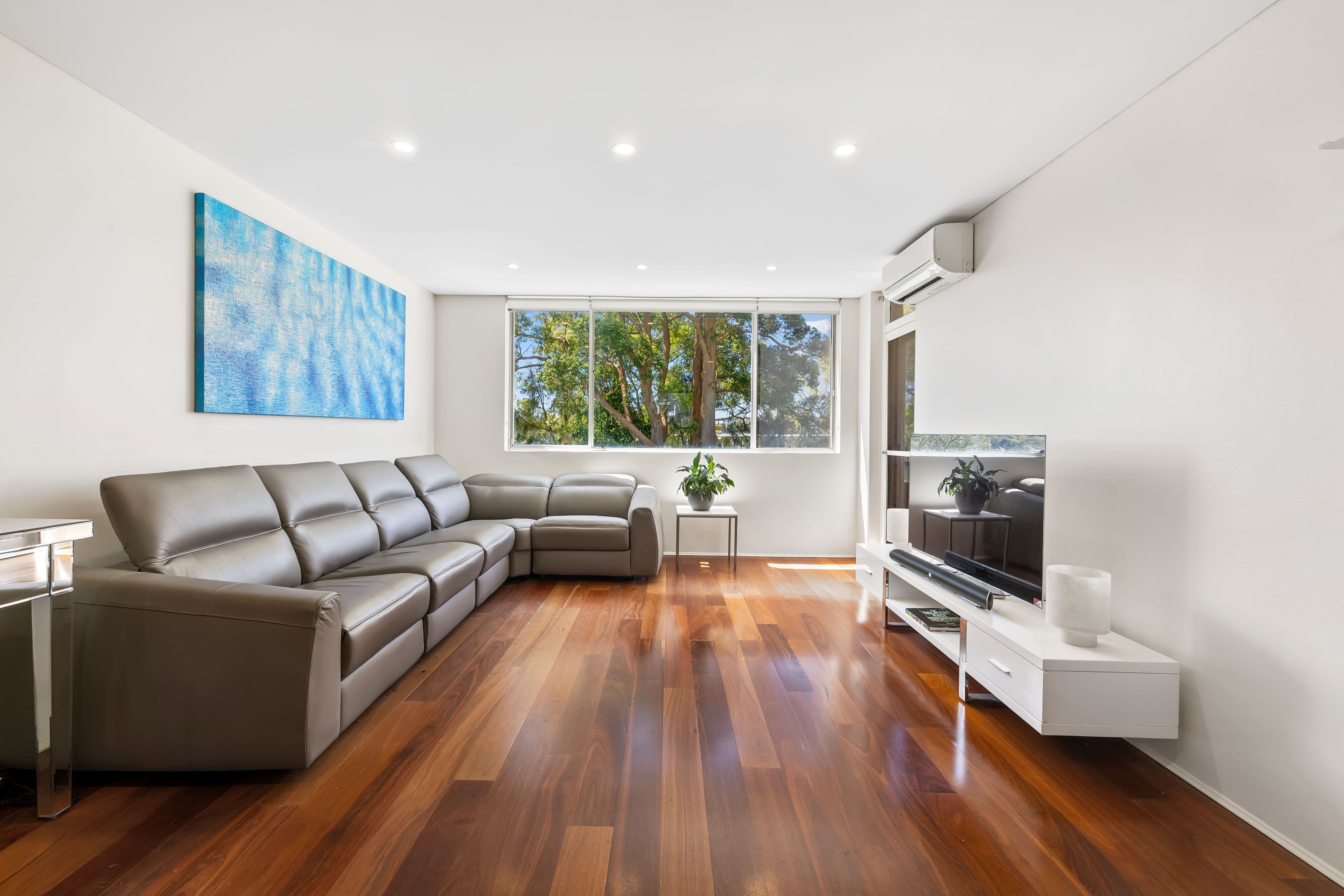 7 Bortfield Drive, Chiswick - Thumbnail 3