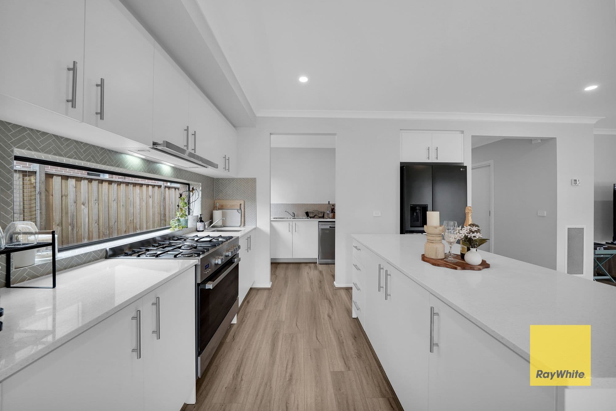 10 Halcyon Road , DEANSIDE VIC 3336, Deanside - Thumbnail 6