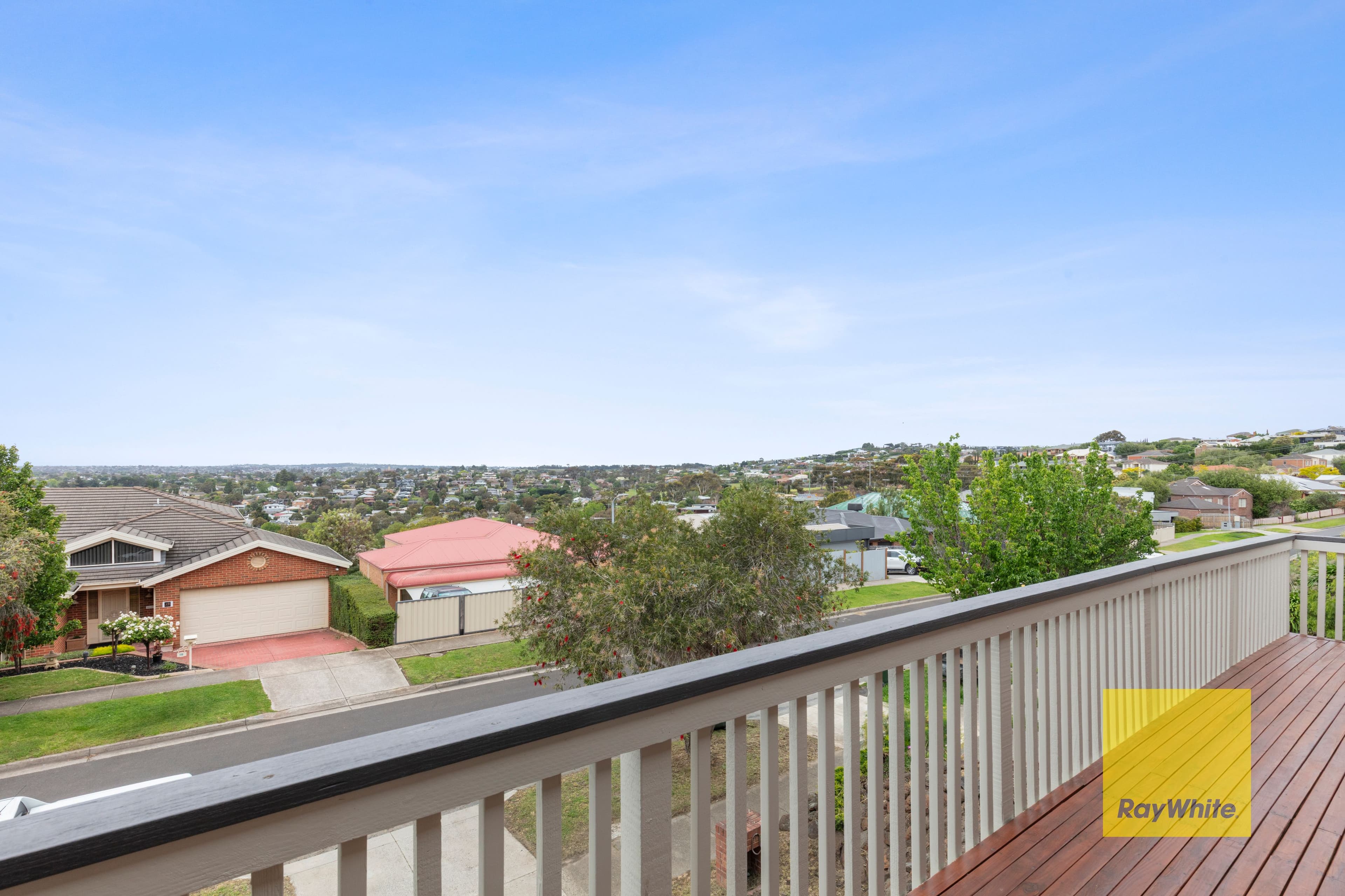 3 Lansbury Crescent , Highton VIC 3216, Highton - Thumbnail 5