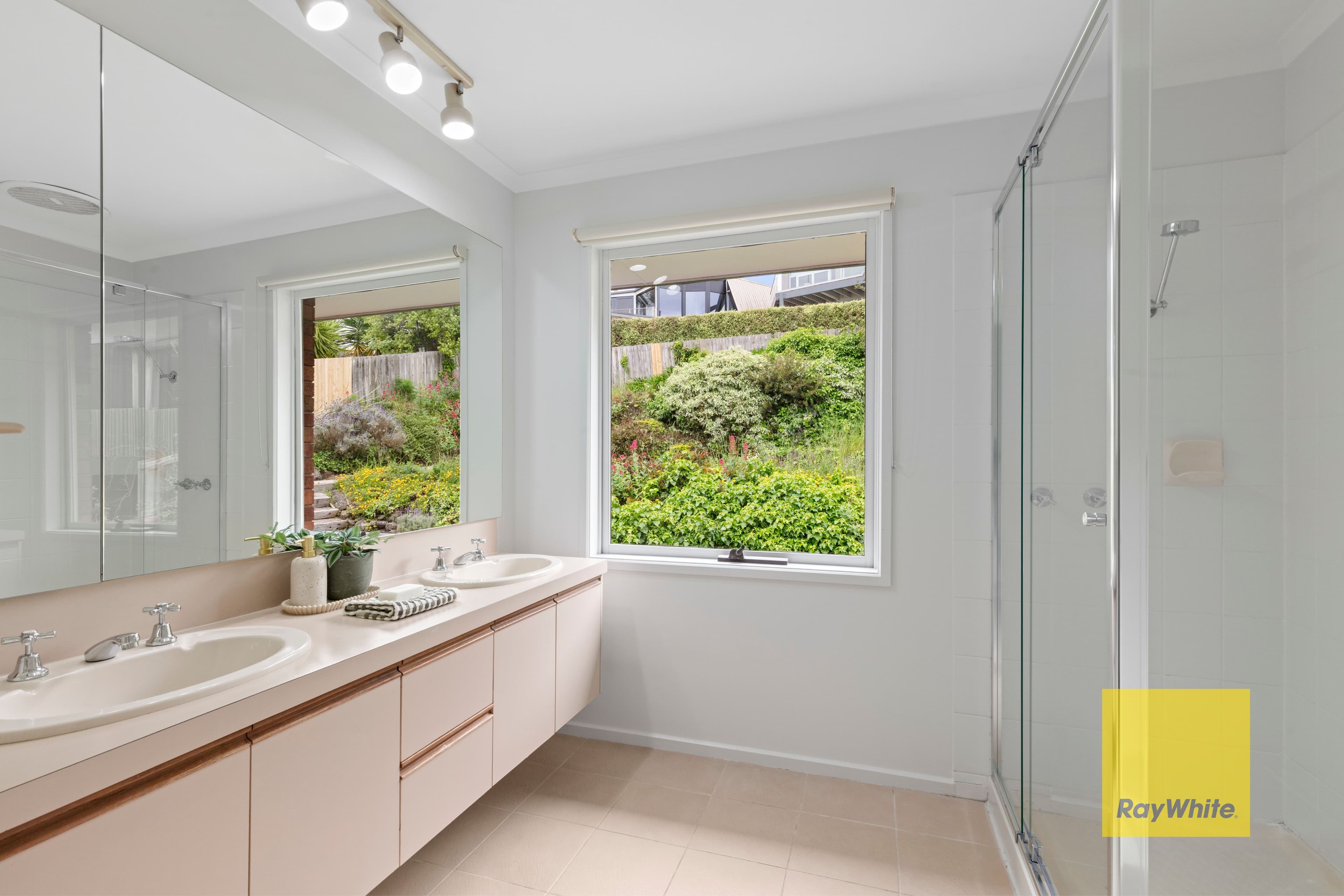 3 Lansbury Crescent , Highton VIC 3216, Highton - Thumbnail 7