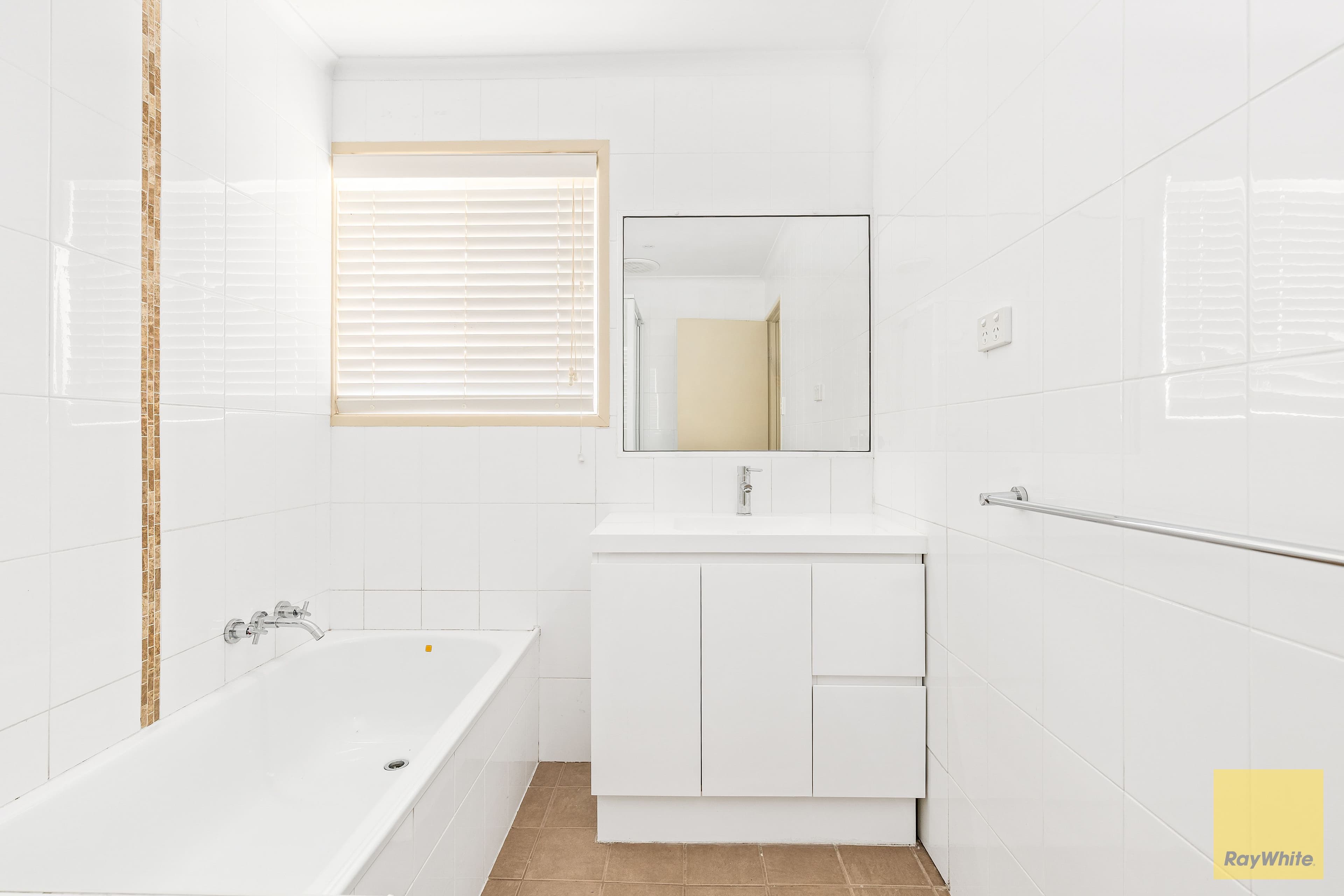 14 Rivoli Place, Emerald - Thumbnail 8