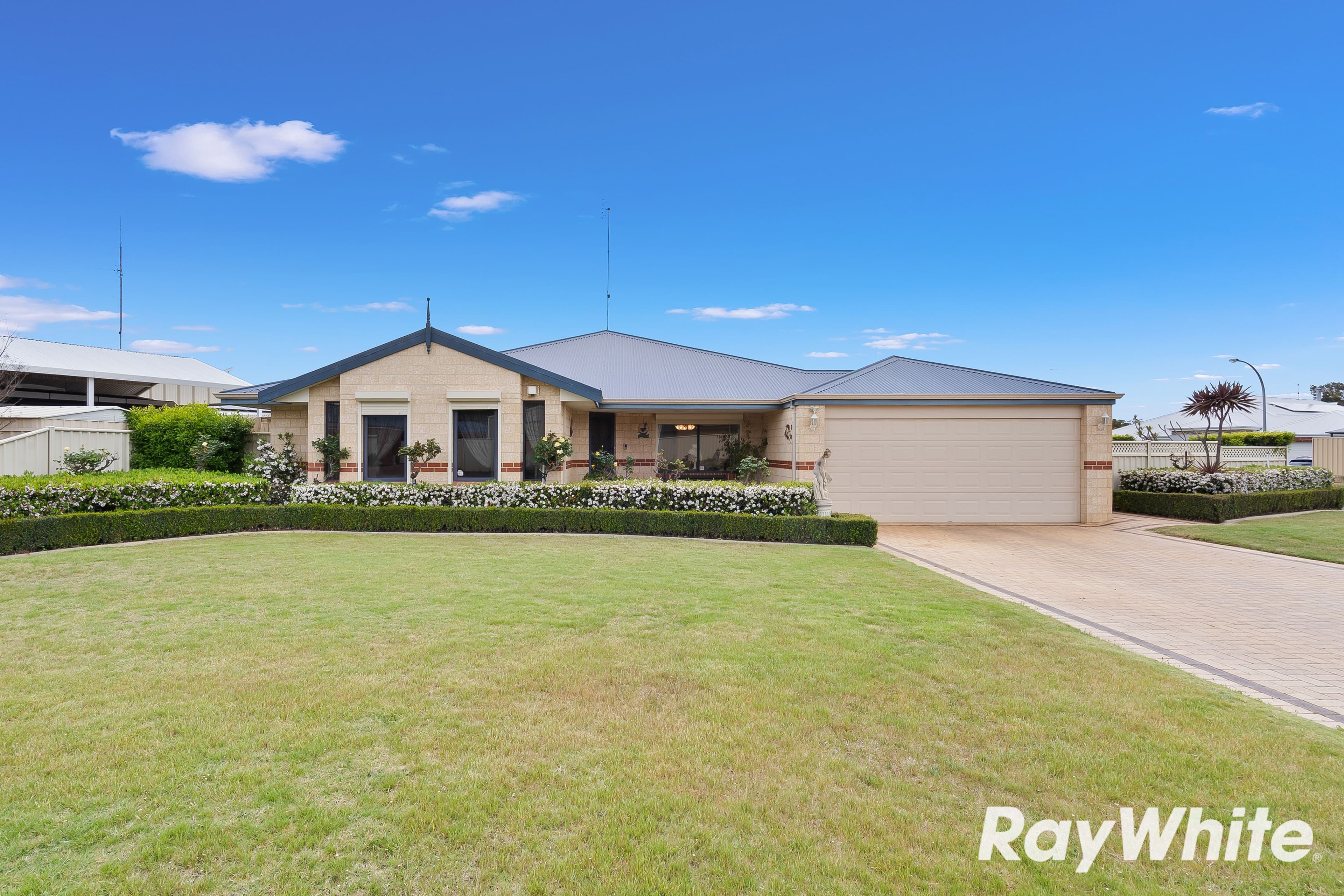 2 Mckay Avenue , Waroona WA 6215, Waroona - Thumbnail 2