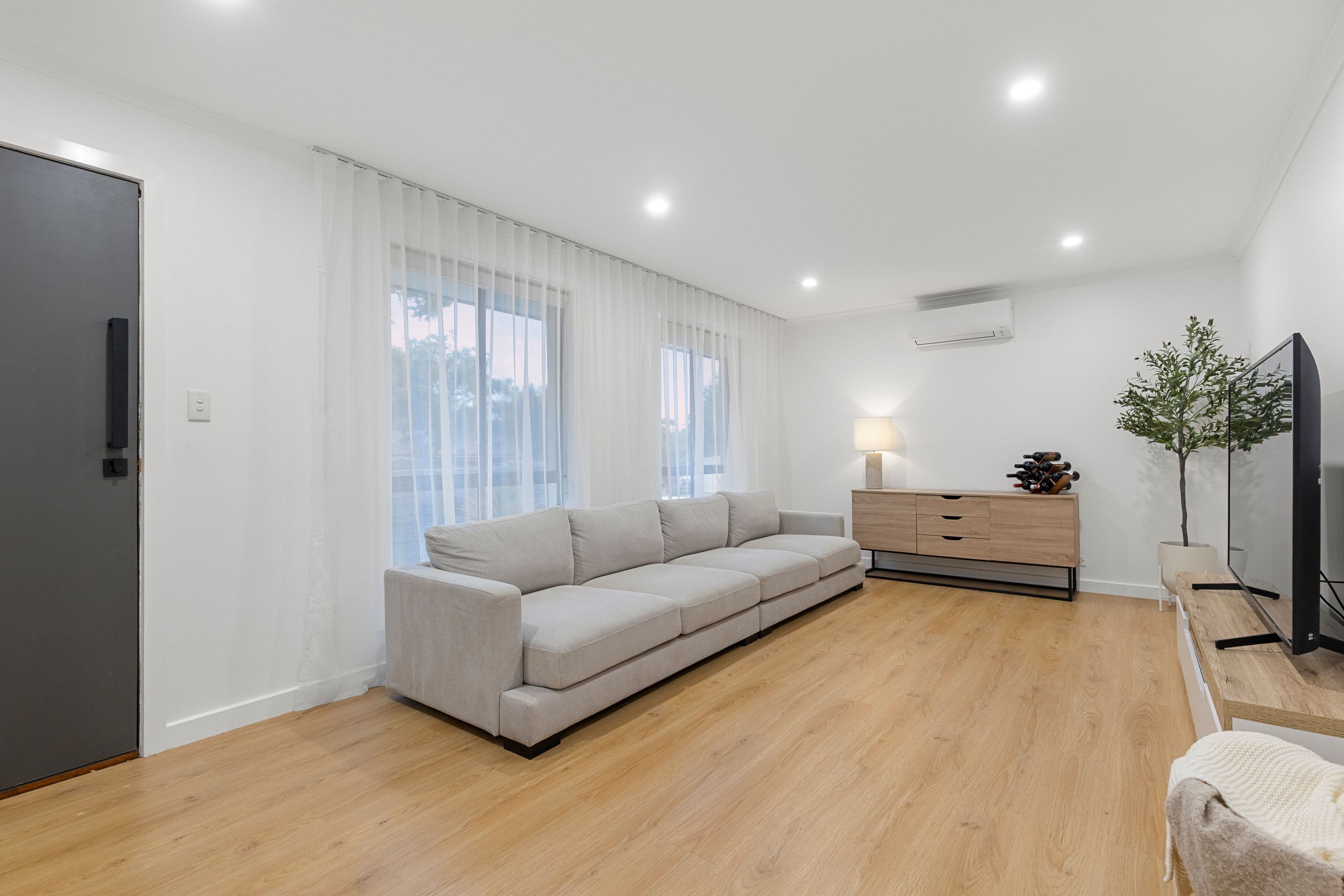 38 Lyons Circuit , Trott Park SA 5158, Trott Park - Thumbnail 3