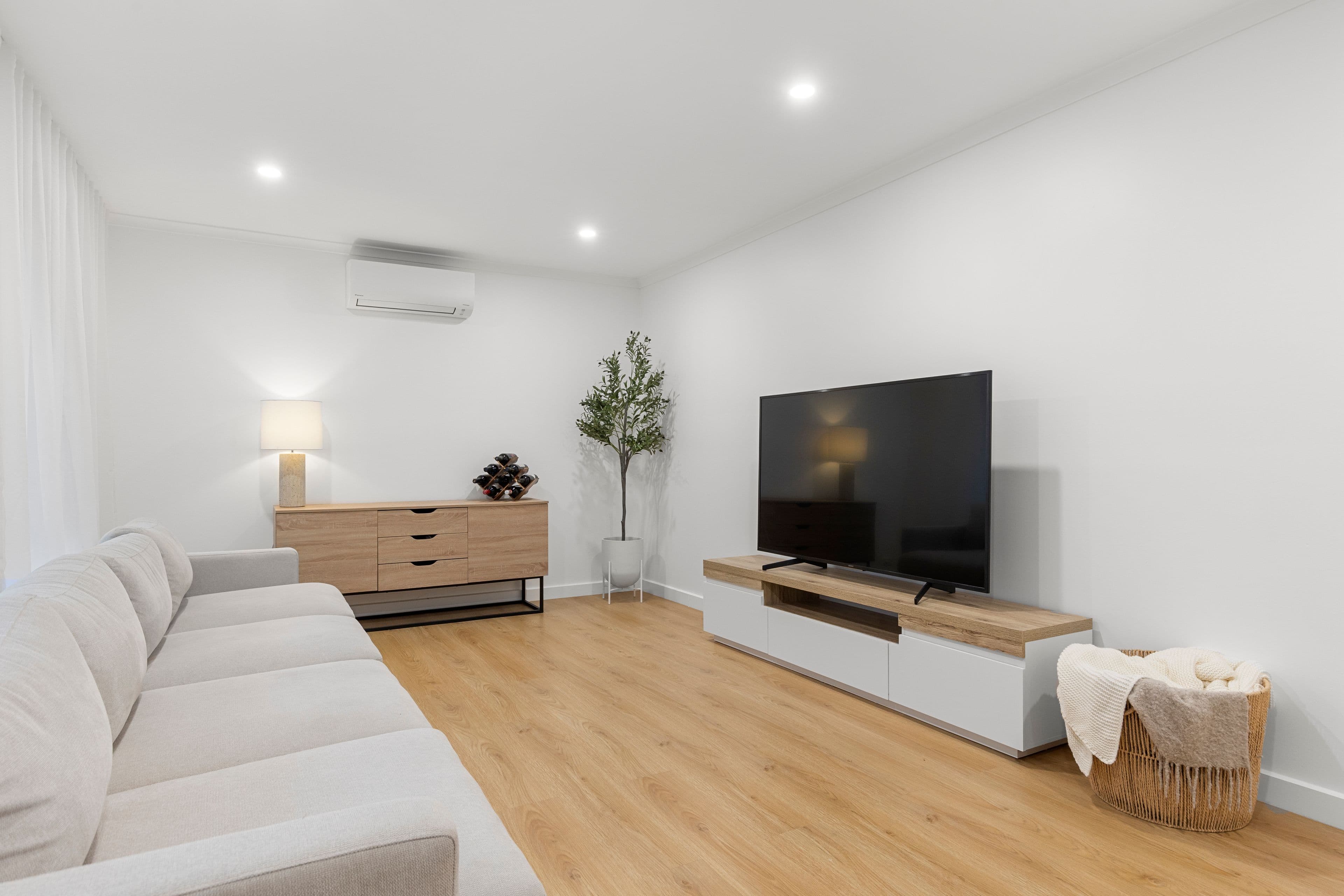 38 Lyons Circuit , Trott Park SA 5158, Trott Park - Thumbnail 4