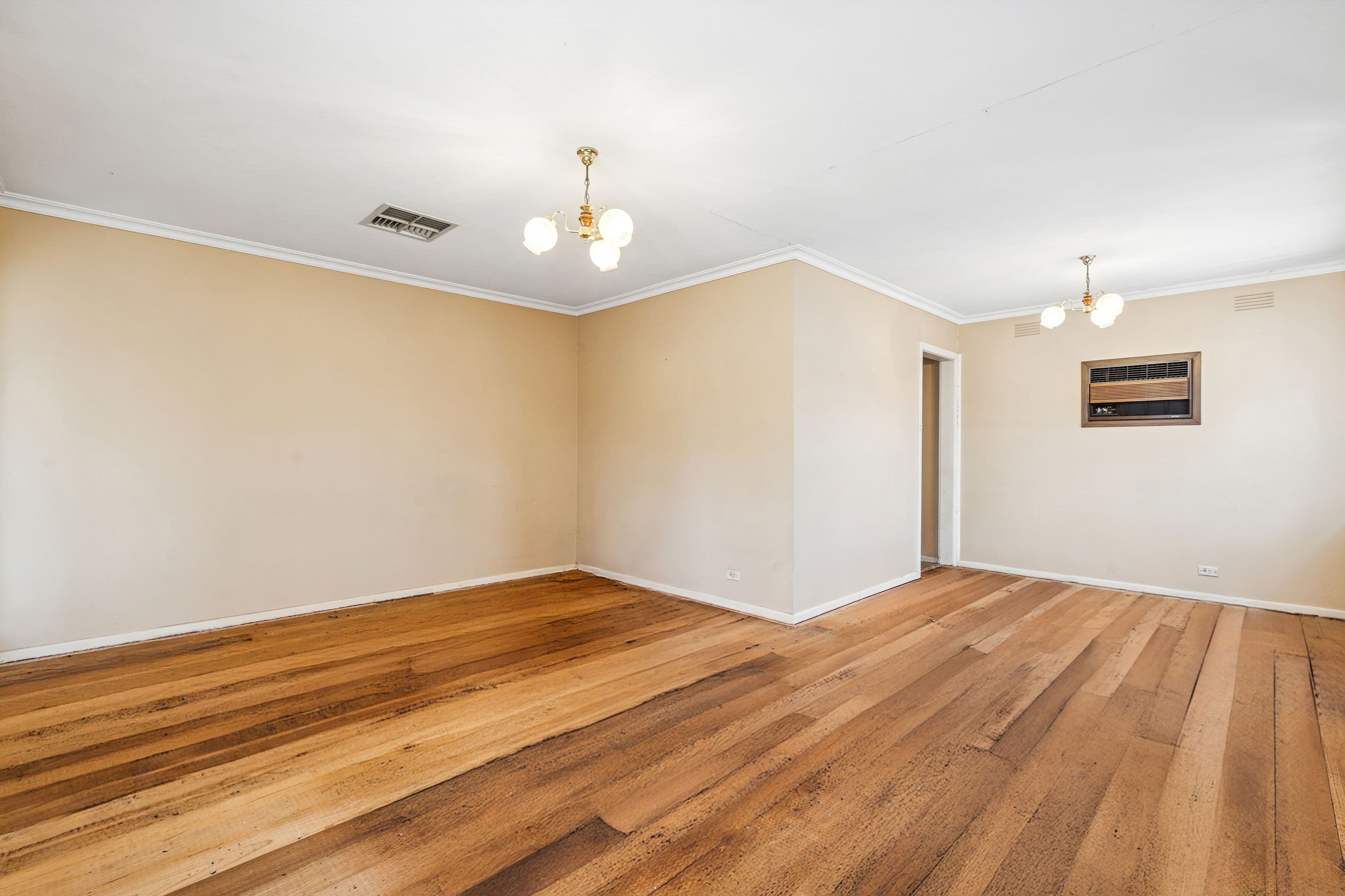 57 Glasgow Avenue , Reservoir VIC 3073, Reservoir - Thumbnail 4