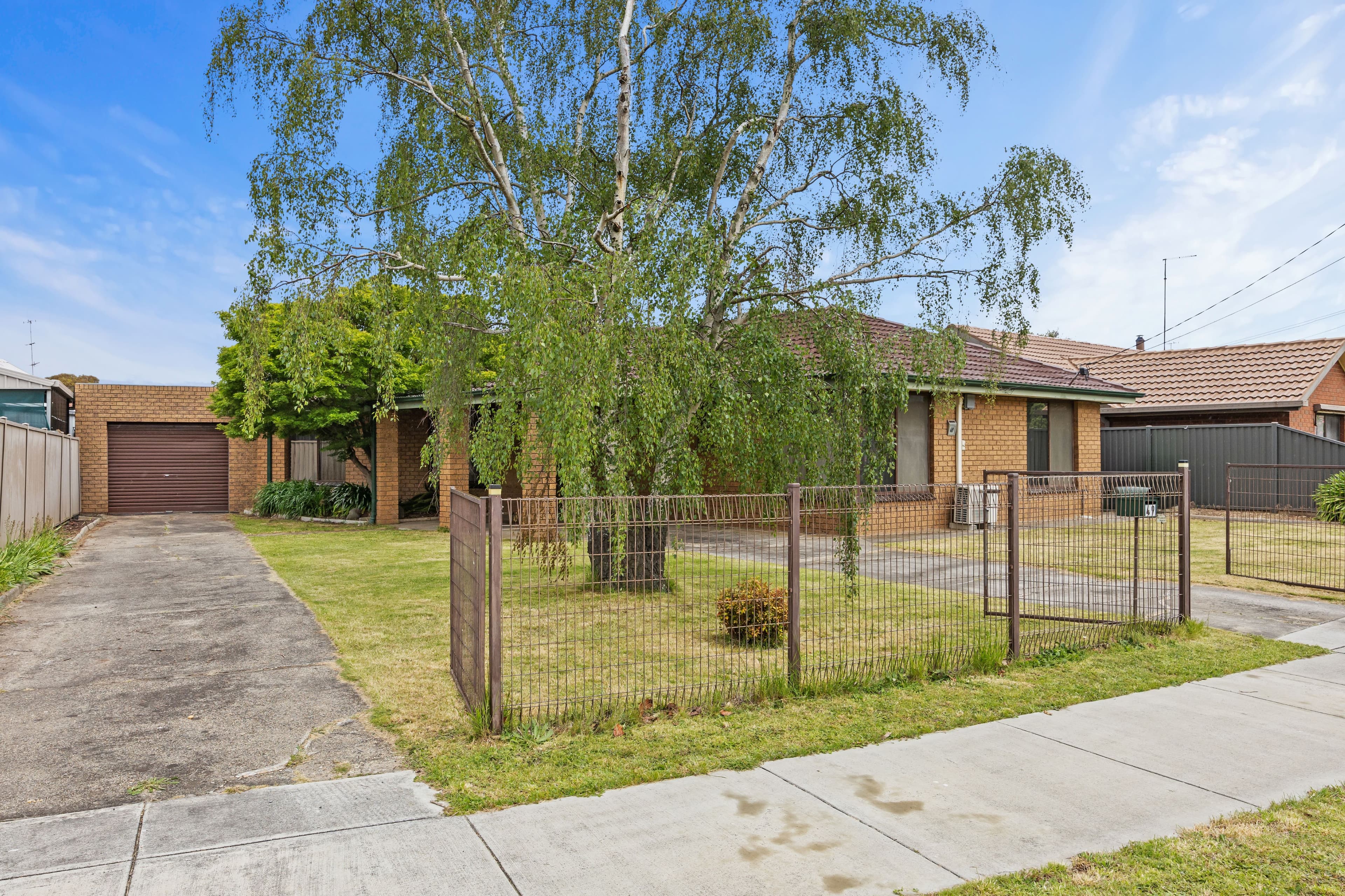 49 Langstaffe Drive , Wendouree VIC 3355, Wendouree - Thumbnail 2