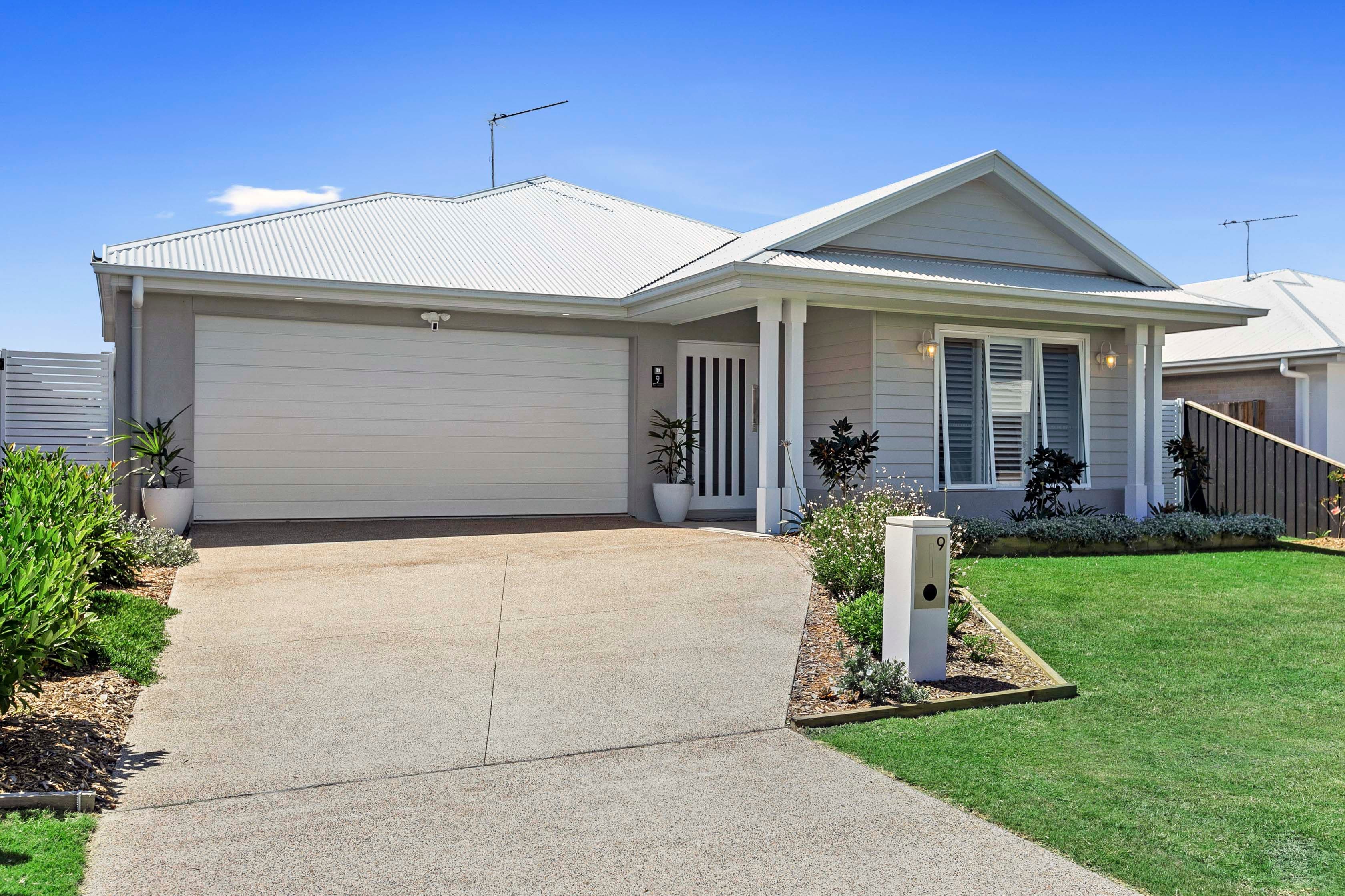 9 Pipit Street , Point Vernon QLD 4655, Point Vernon - Image 1