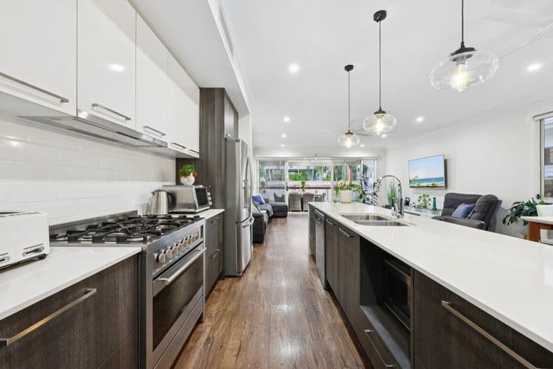 27 Cawthray Street , Biggera Waters QLD 4216, Biggera Waters - Thumbnail 2