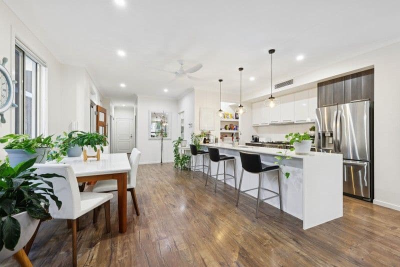 27 Cawthray Street , Biggera Waters QLD 4216, Biggera Waters - Thumbnail 4