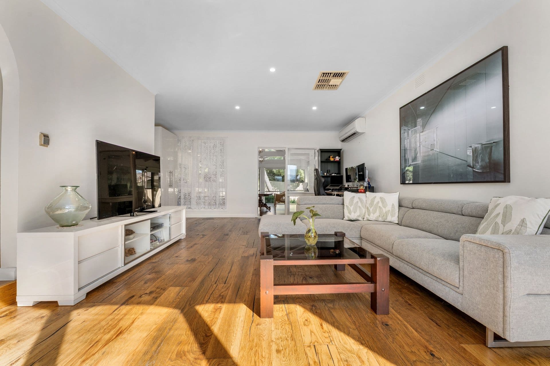 40 Old Orchard Drive , Wantirna South VIC 3152, Wantirna South - Thumbnail 2