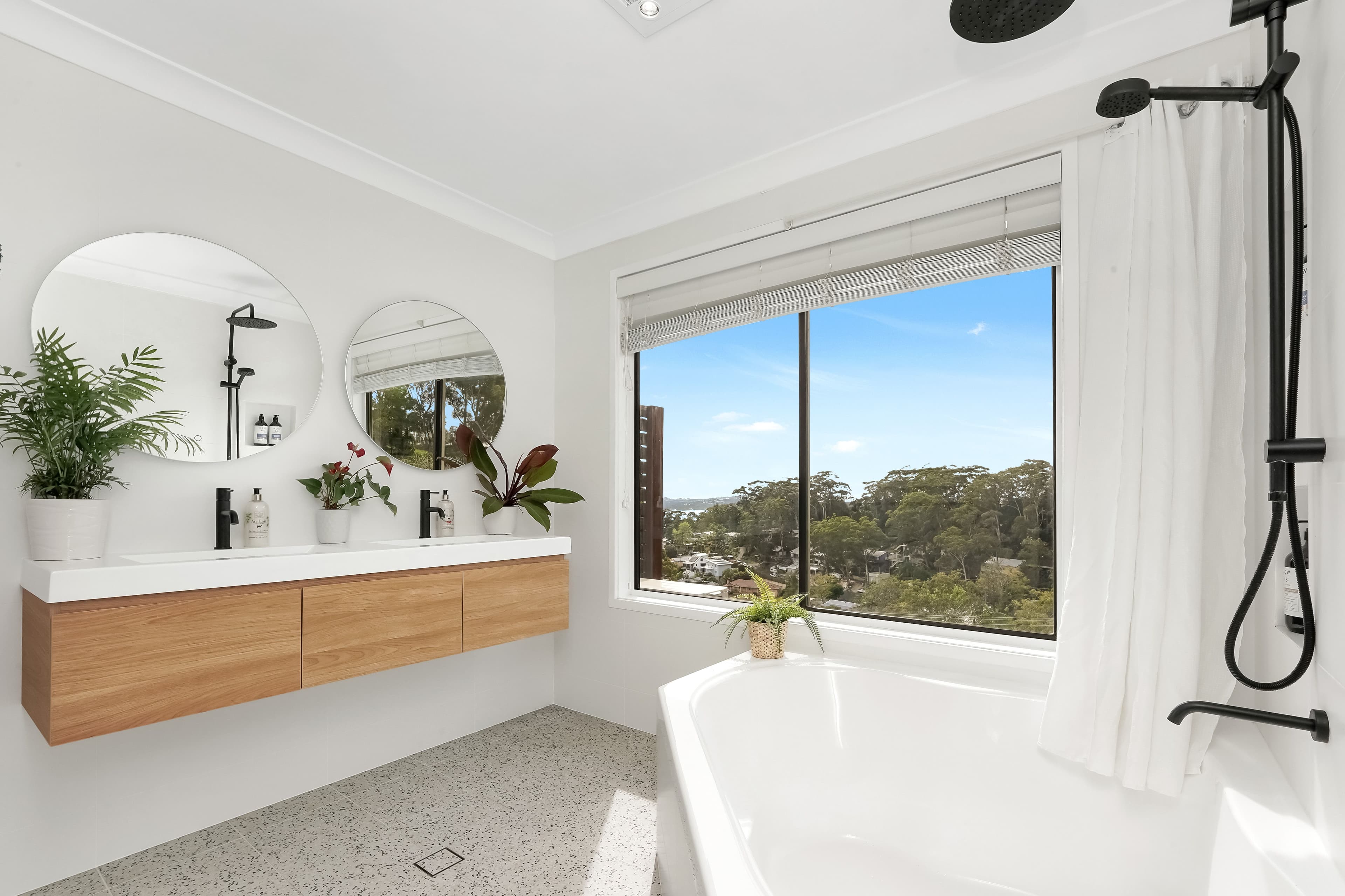 70 Riviera Avenue, Terrigal - Thumbnail 3