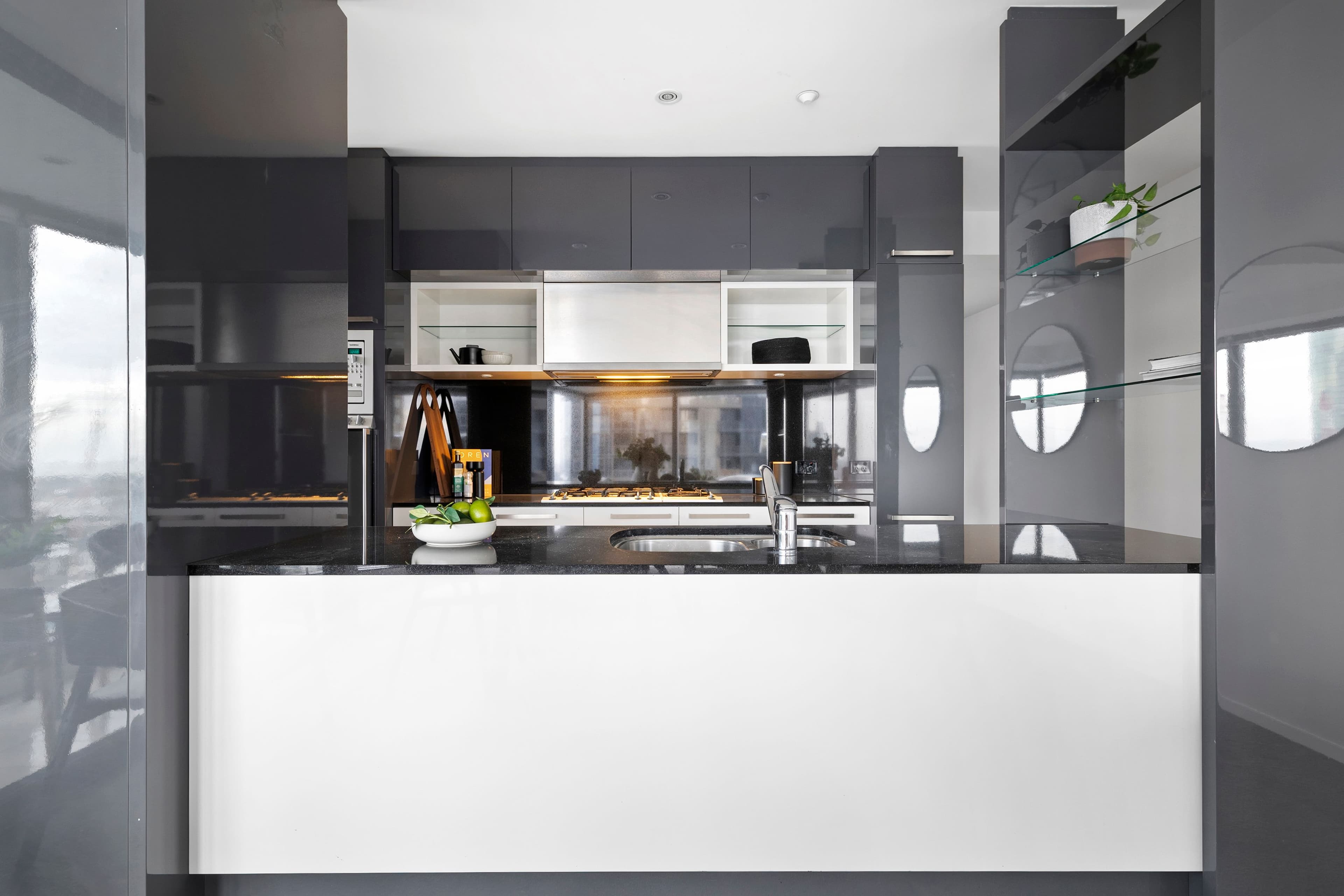 7 Riverside Quay, Southbank - Thumbnail 7
