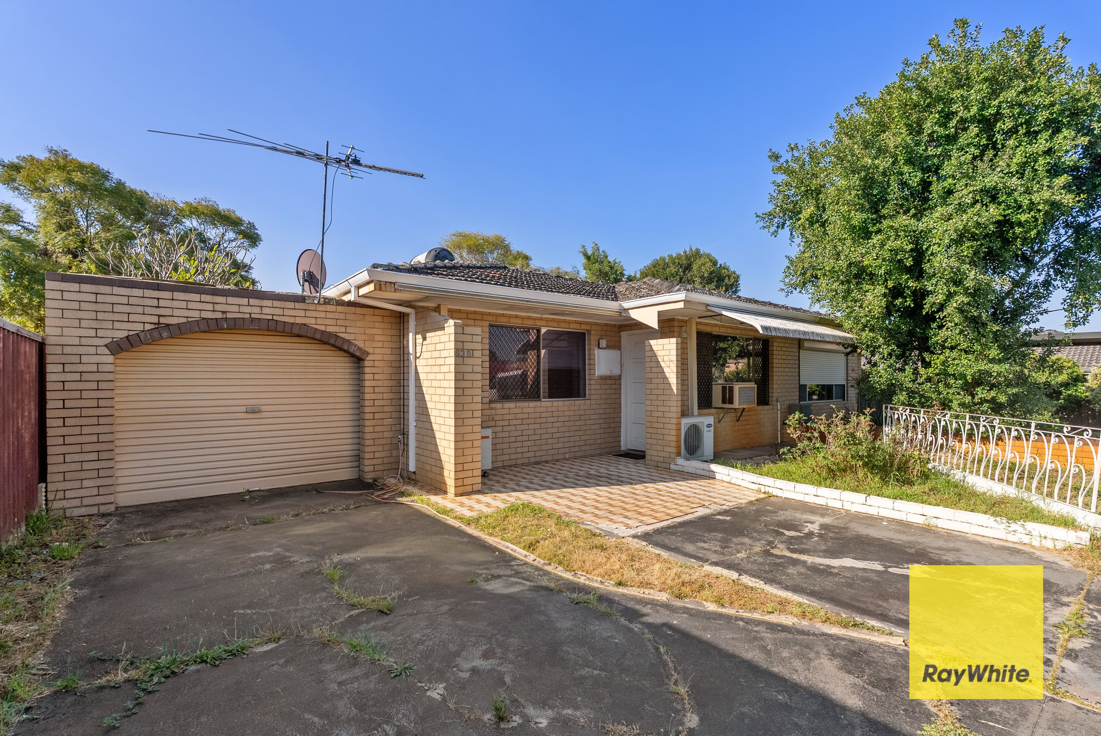 63B Lester Drive , Thornlie WA 6108, Thornlie - Thumbnail 2