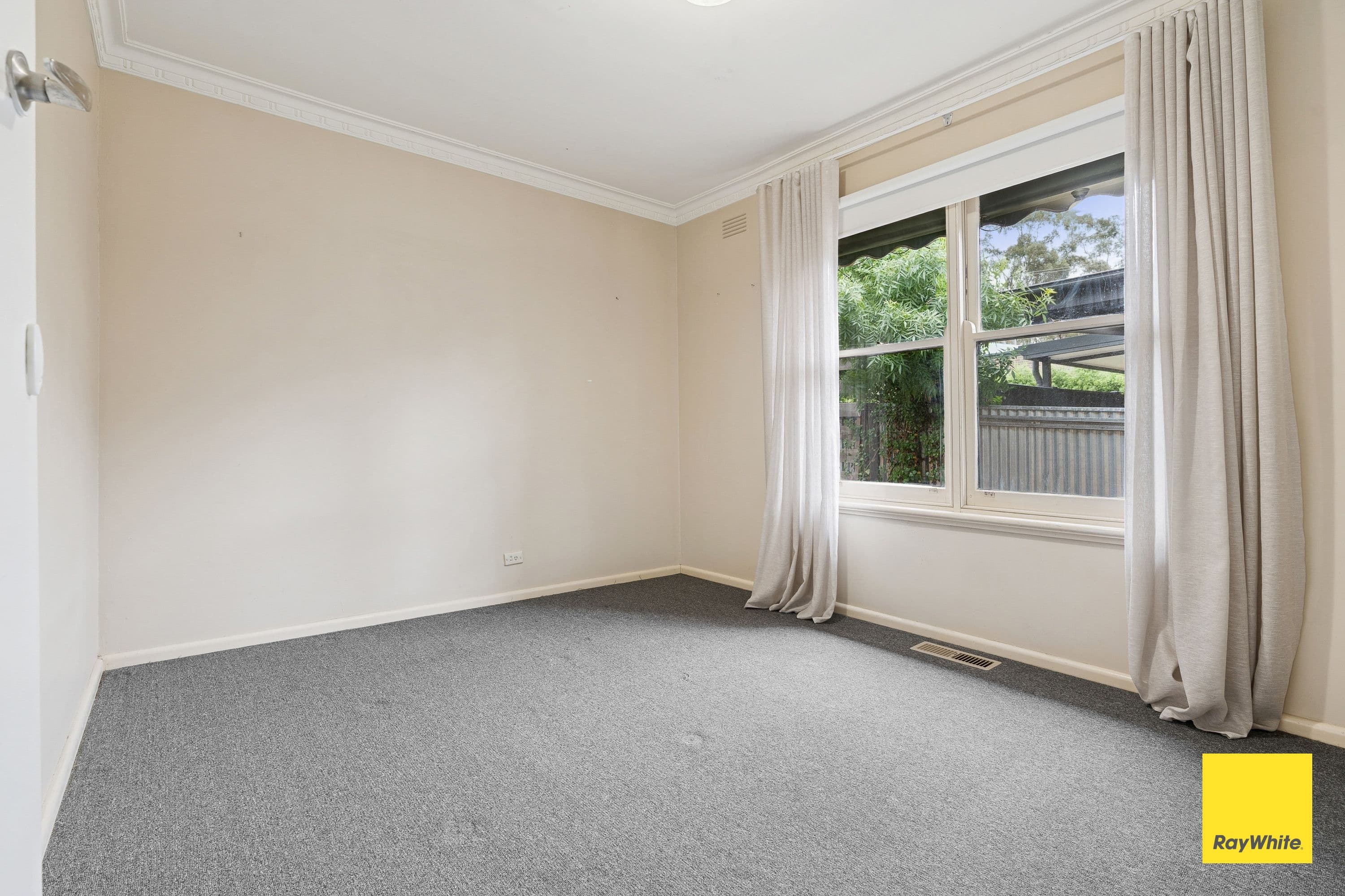122 Mackenzie Street West , Golden Square VIC 3555, Golden Square - Thumbnail 7