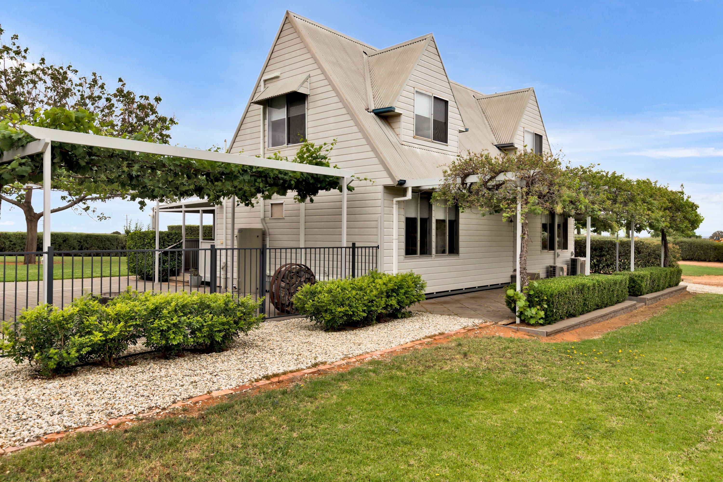 57 Pitman Avenue , Buronga NSW 2739, Buronga - Thumbnail 2