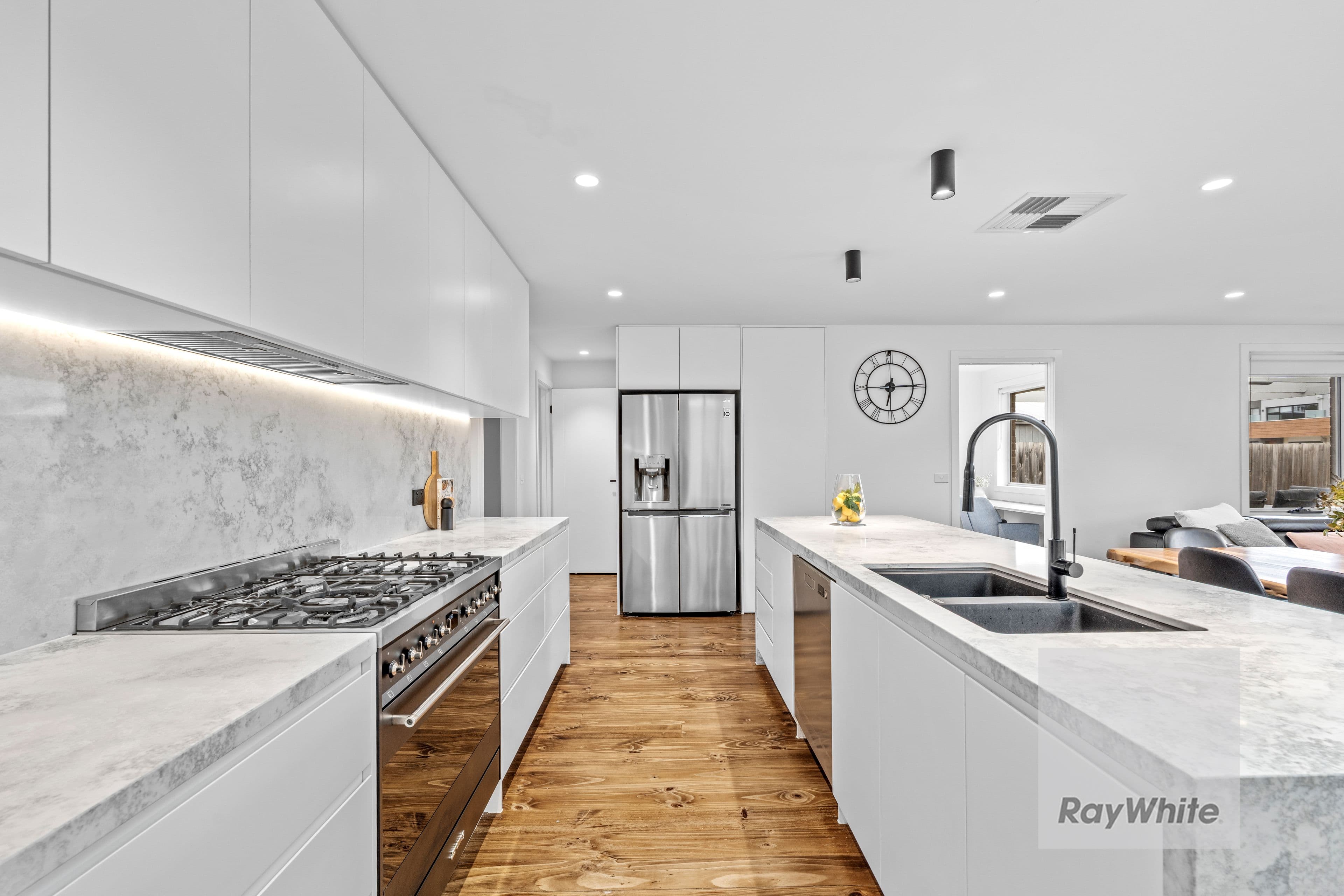 160 Greenhills Road, Bundoora - Thumbnail 5