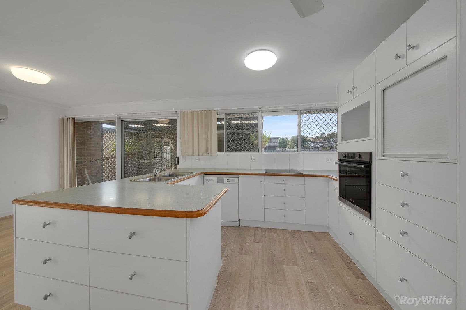 215 Sun Valley Road , Kin Kora QLD 4680, Kin Kora - Thumbnail 5
