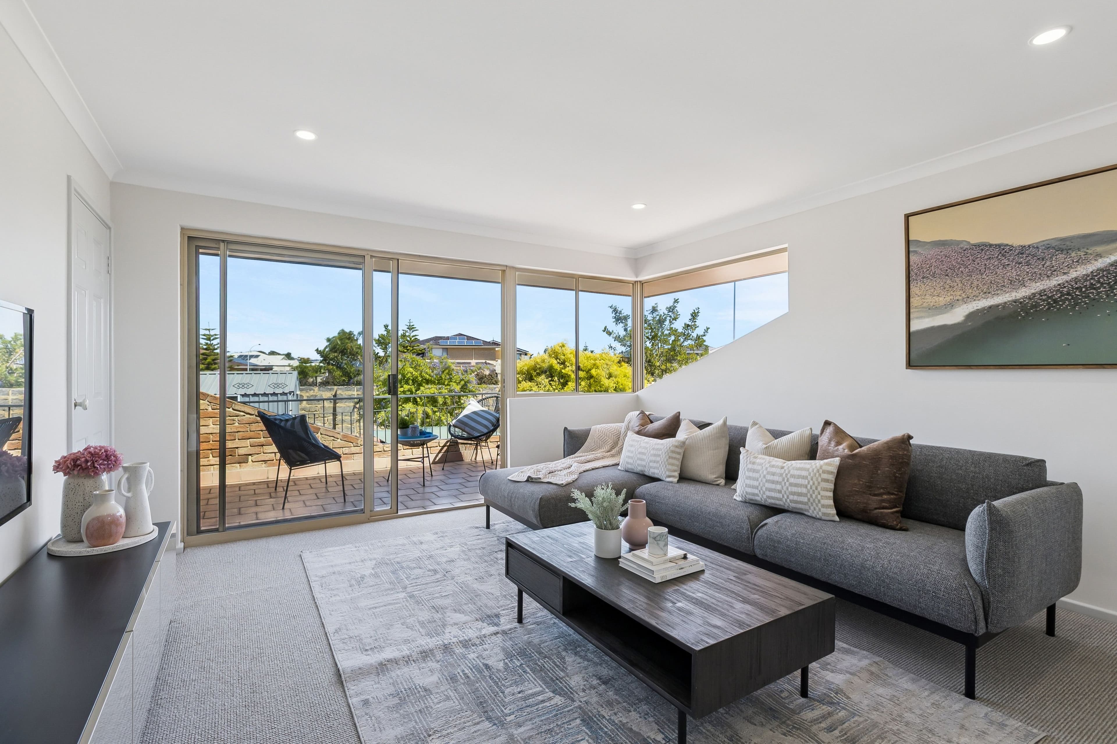 16 Clifton Gardens , Kallaroo WA 6025, Kallaroo - Thumbnail 2