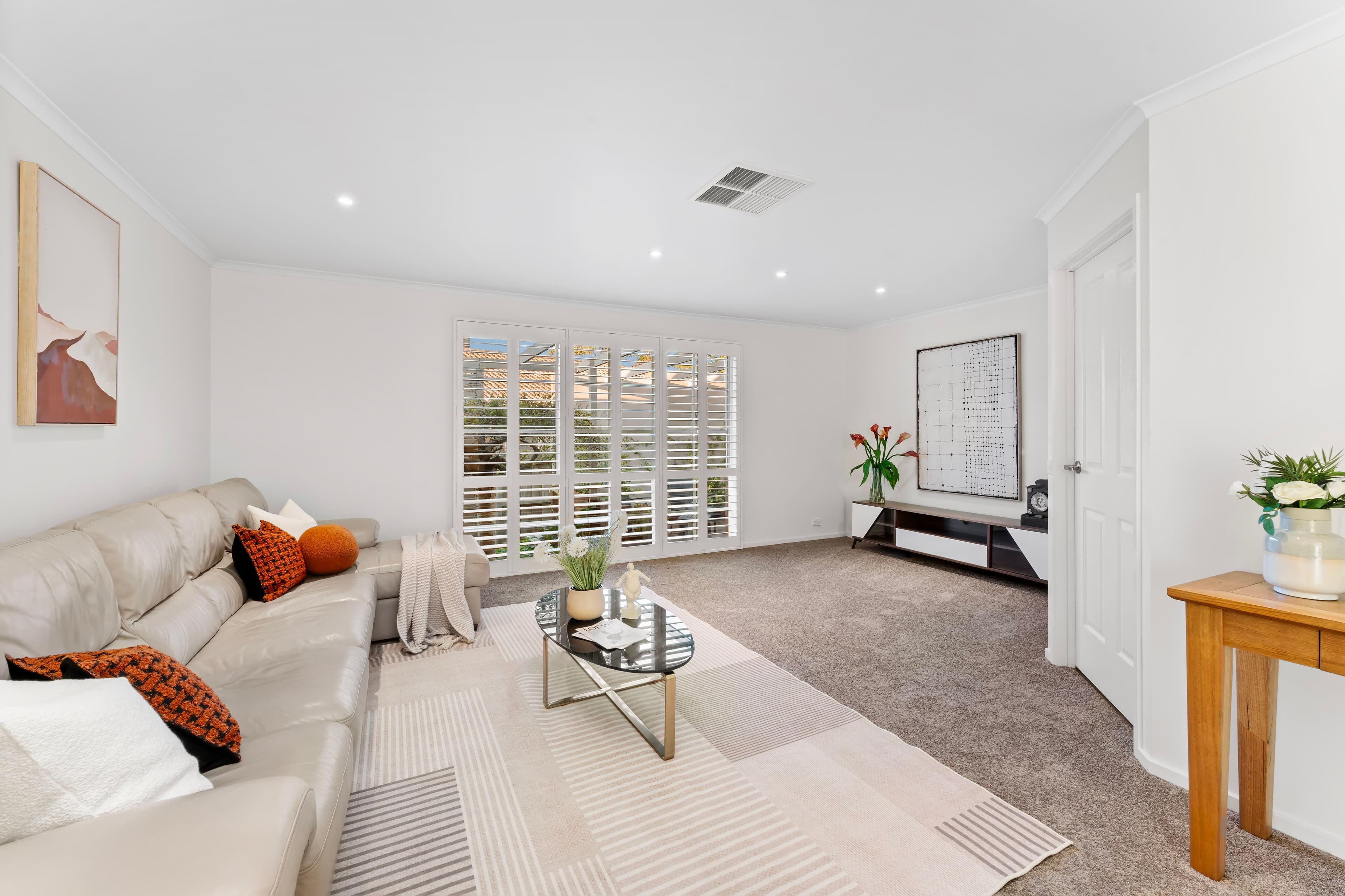 9 Mistletoe Close , Knoxfield VIC 3180, Knoxfield - Thumbnail 2