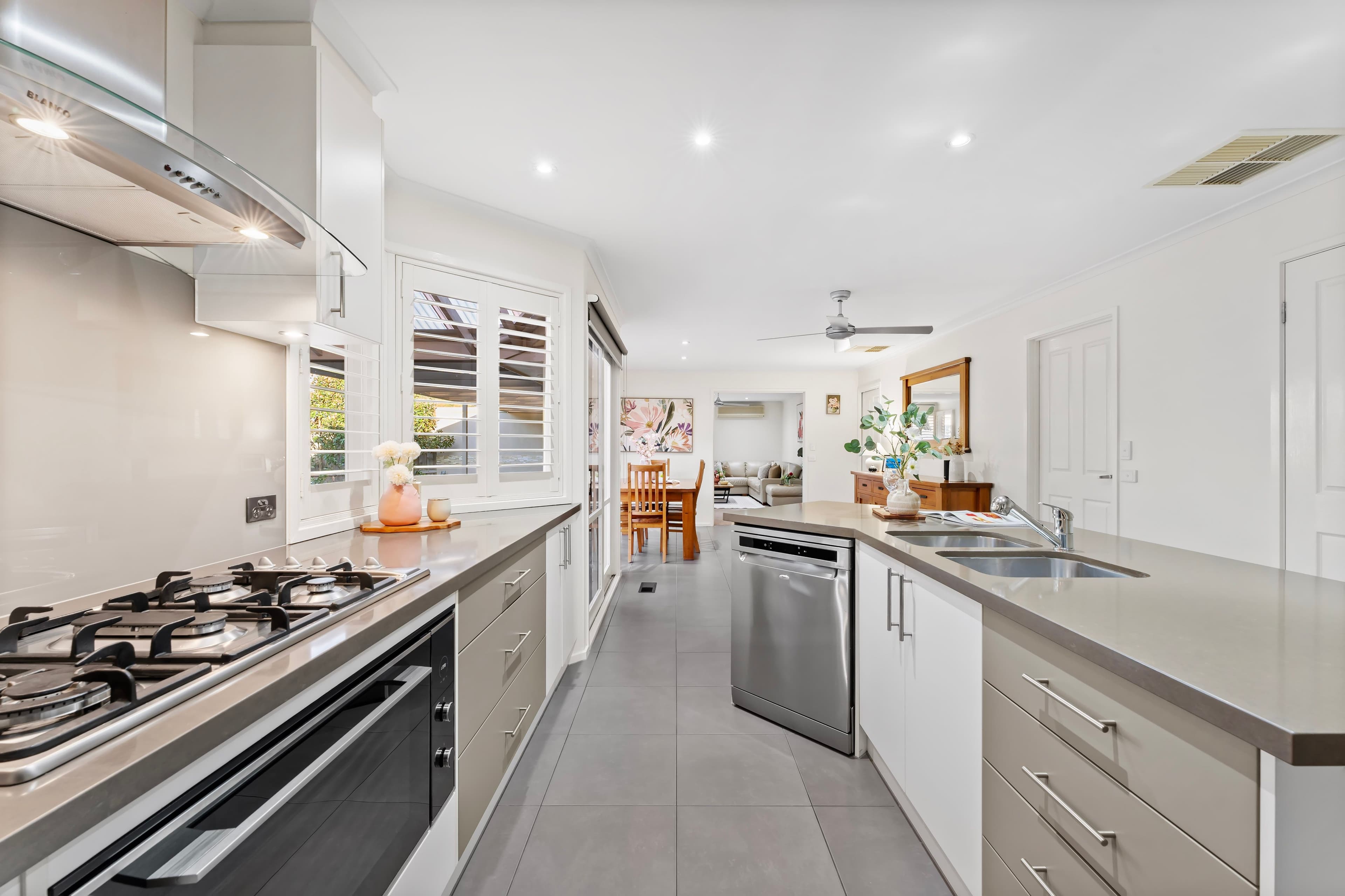 9 Mistletoe Close , Knoxfield VIC 3180, Knoxfield - Thumbnail 3